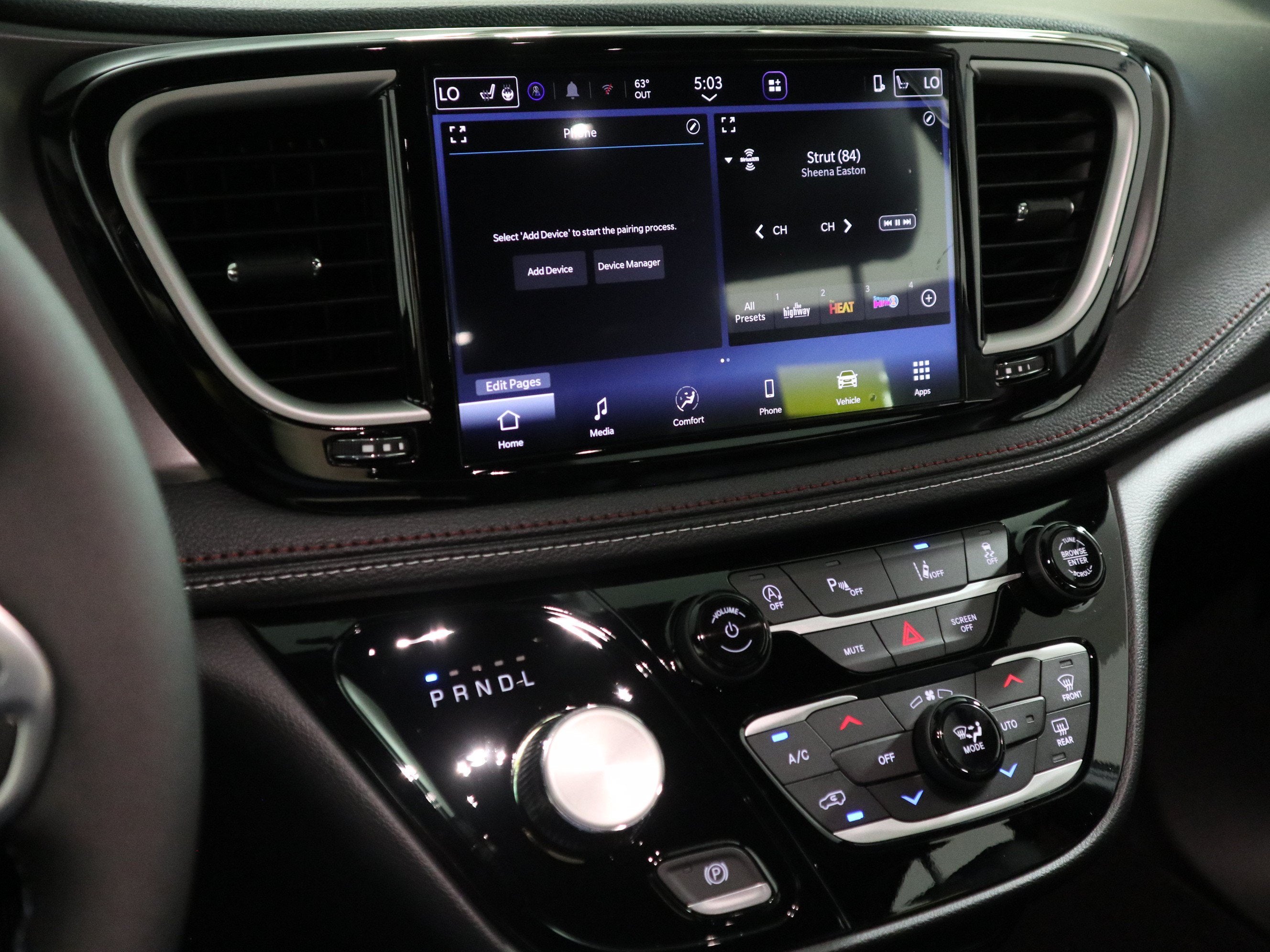 2027 Chrysler Pacifica Select