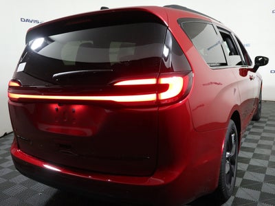 2027 Chrysler Pacifica Limited