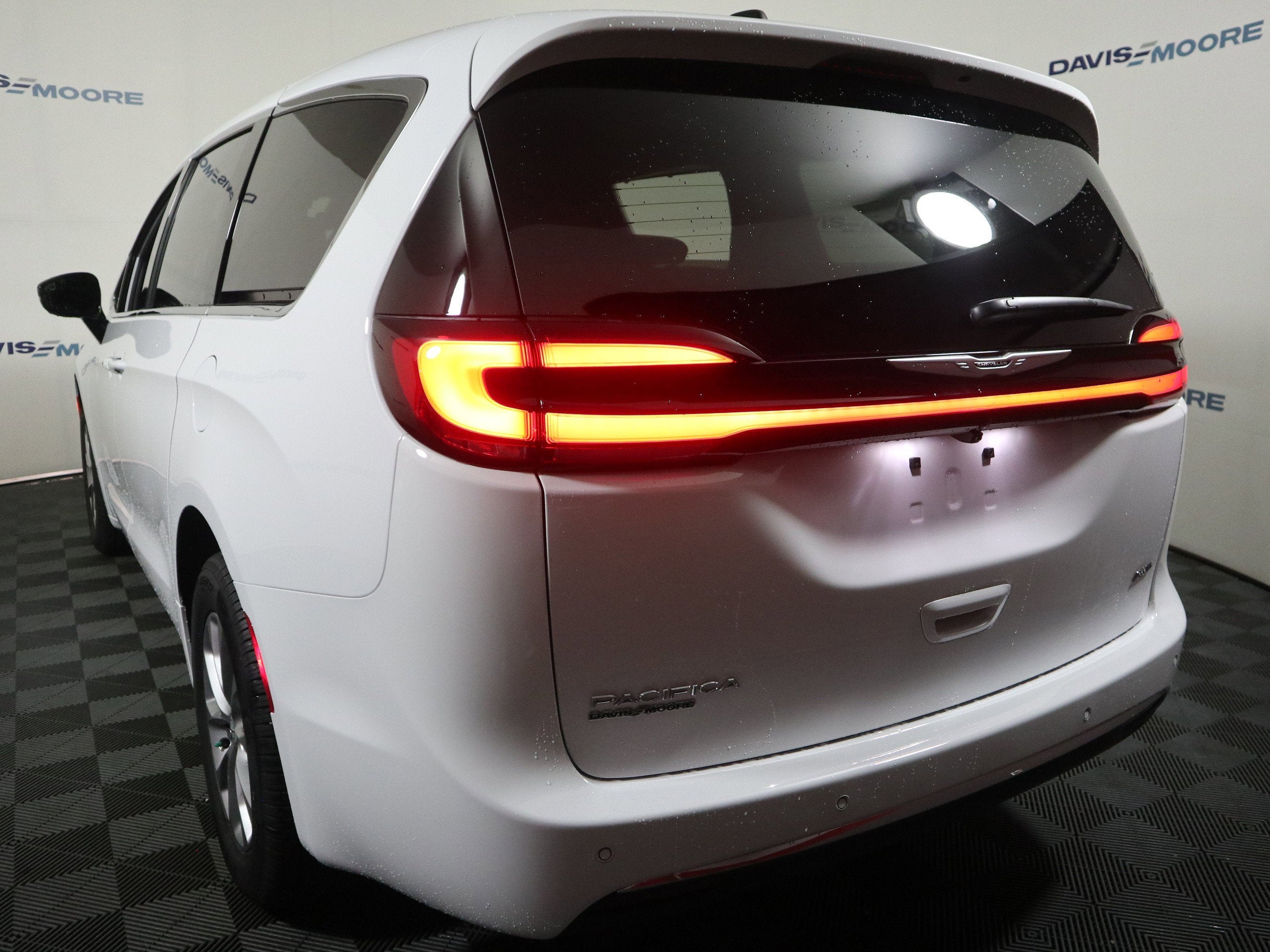 2026 Chrysler Pacifica Select AWD