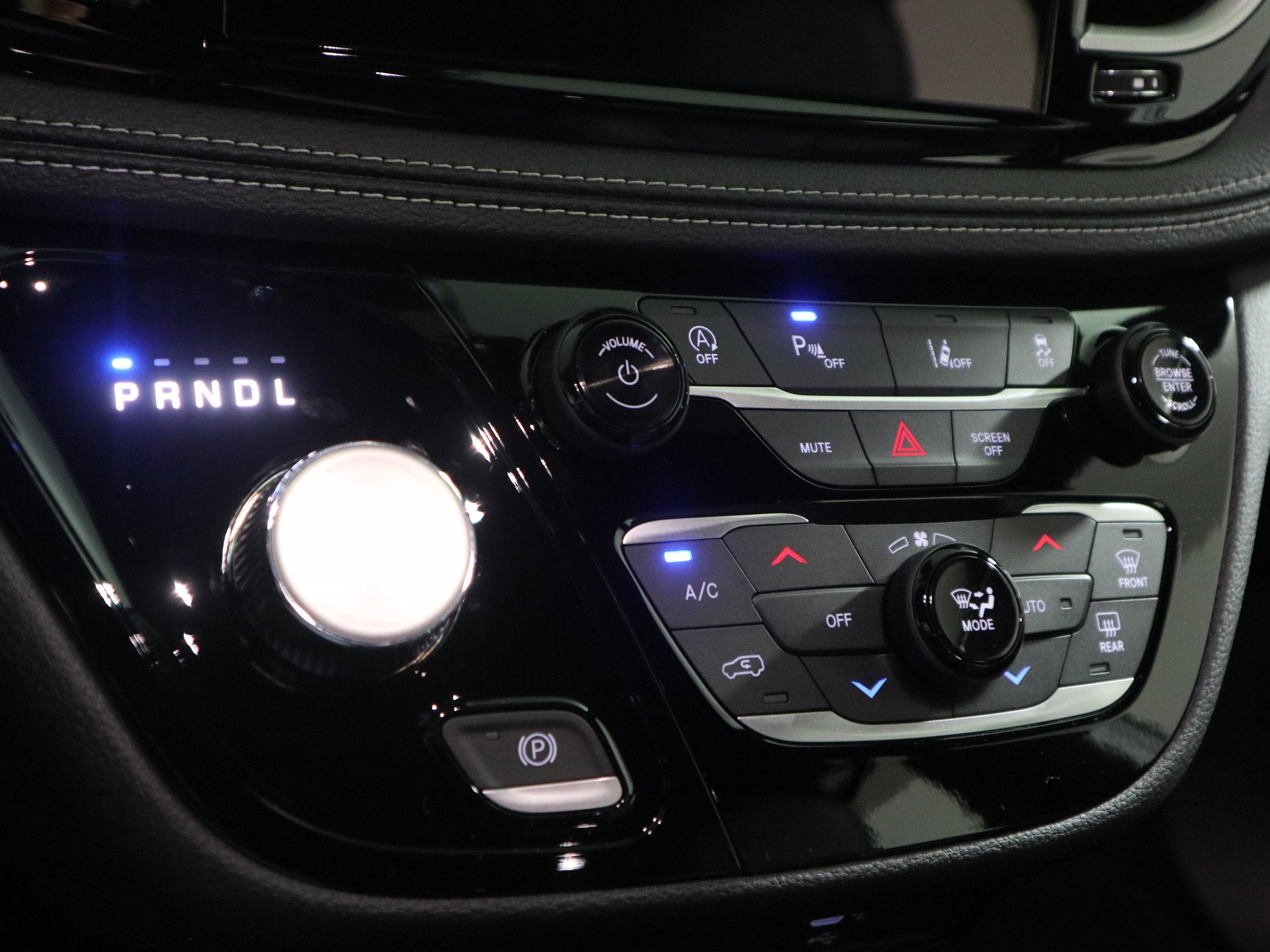 2026 Chrysler Pacifica Select AWD