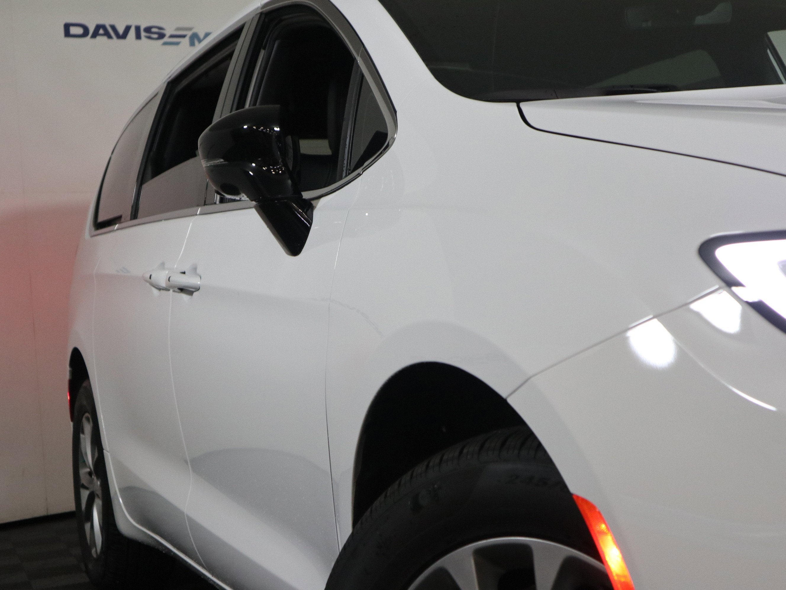 2026 Chrysler Pacifica Select AWD