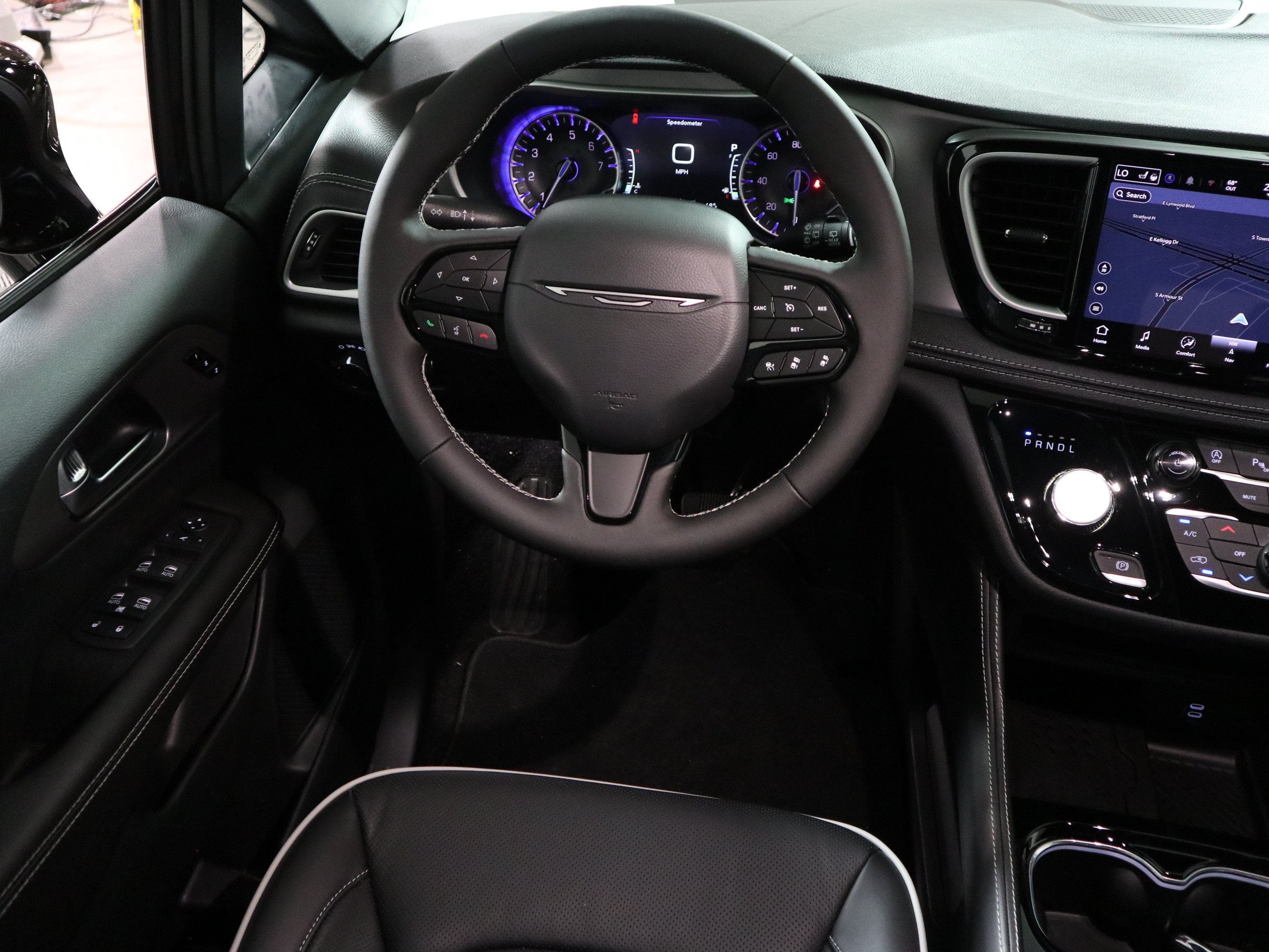 2027 Chrysler Pacifica Limited