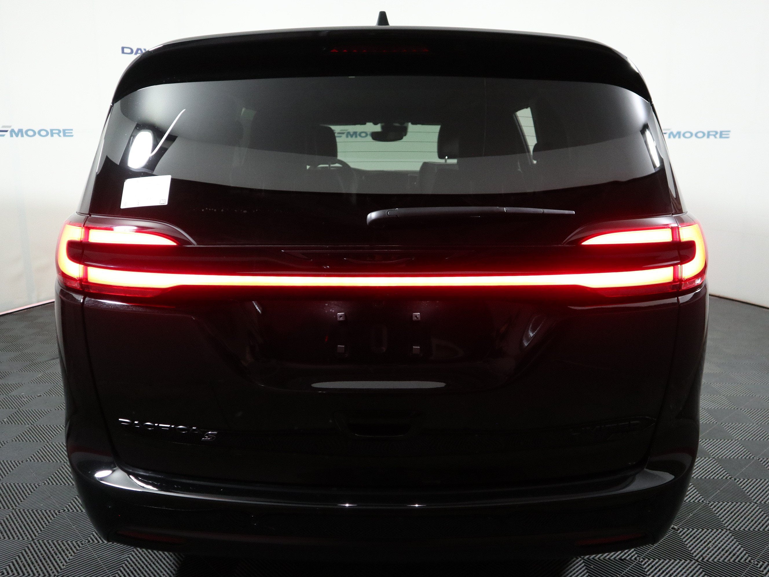 2027 Chrysler Pacifica Limited