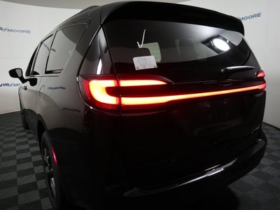 2027 Chrysler Pacifica Limited