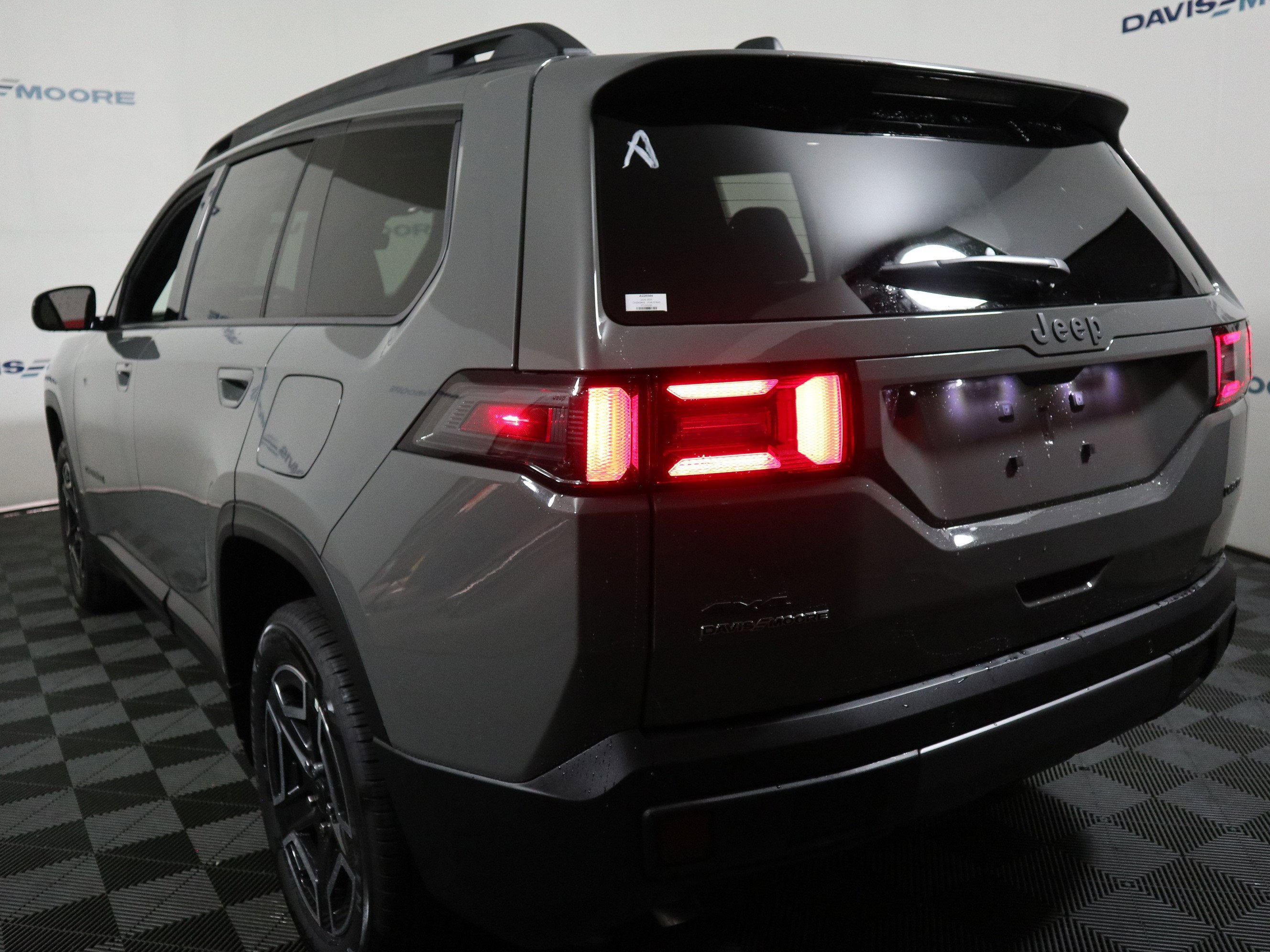 2026 Jeep Cherokee Laredo 4x4