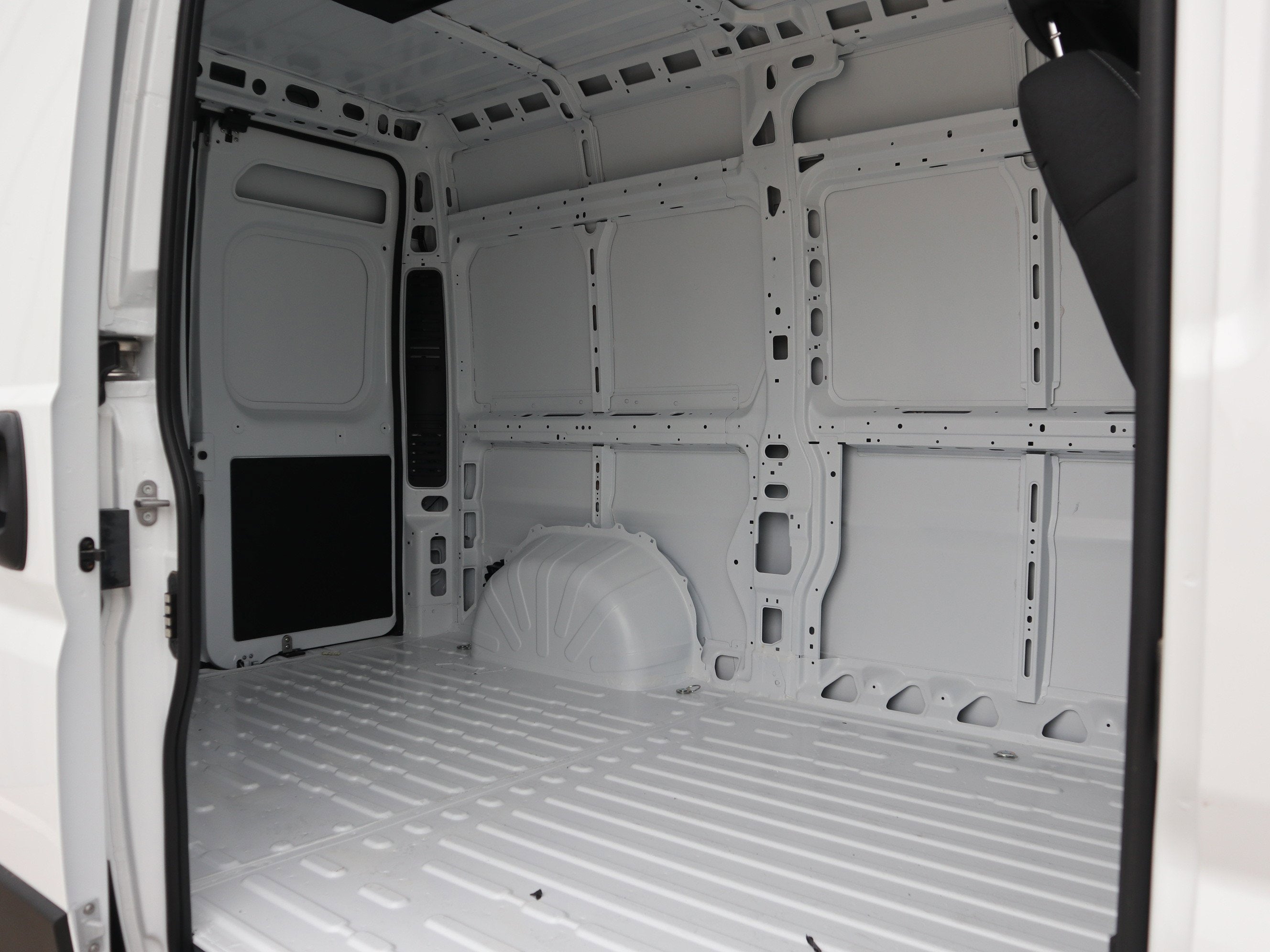 2026 RAM Promaster SLT