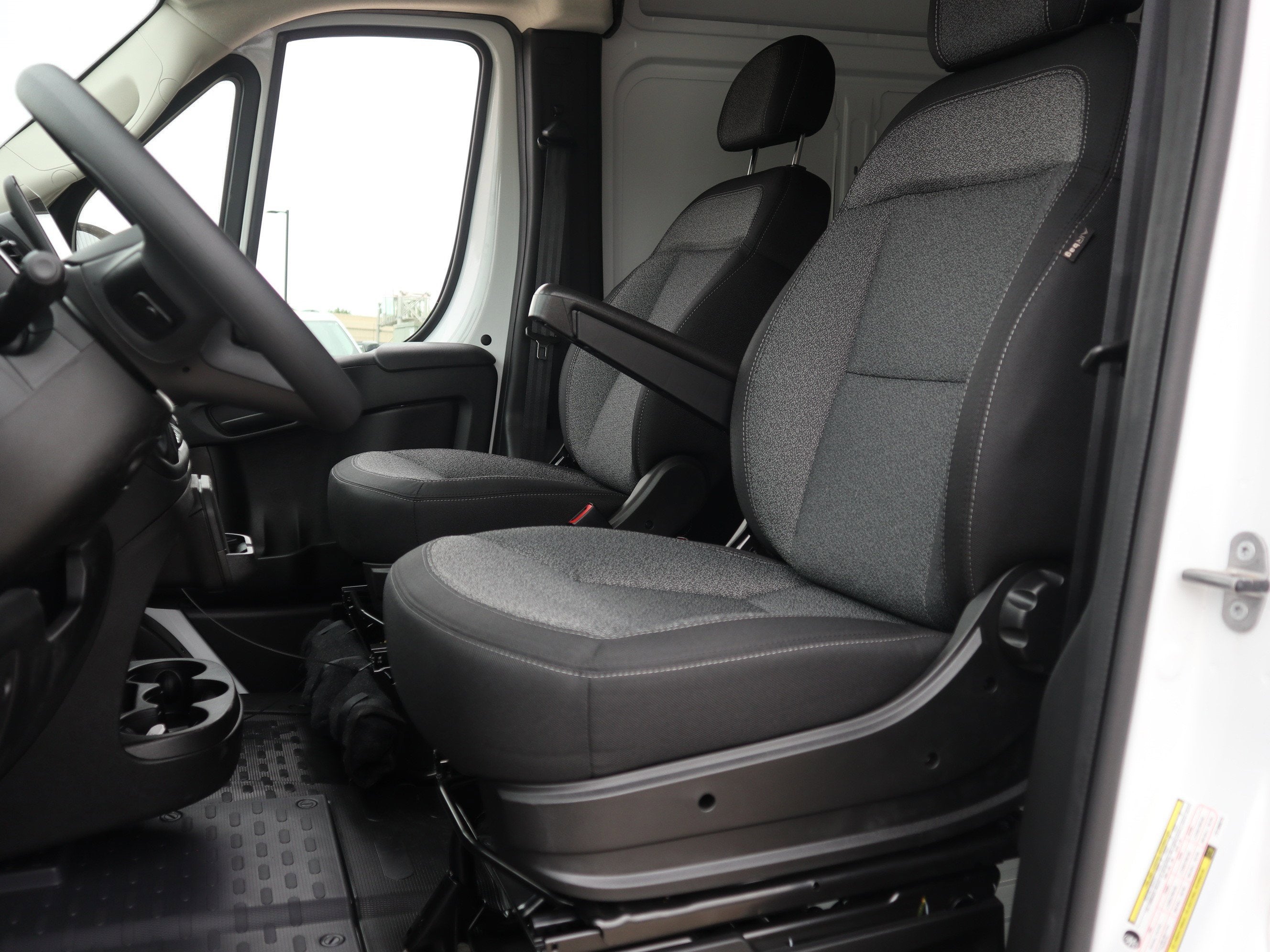 2026 RAM Promaster SLT