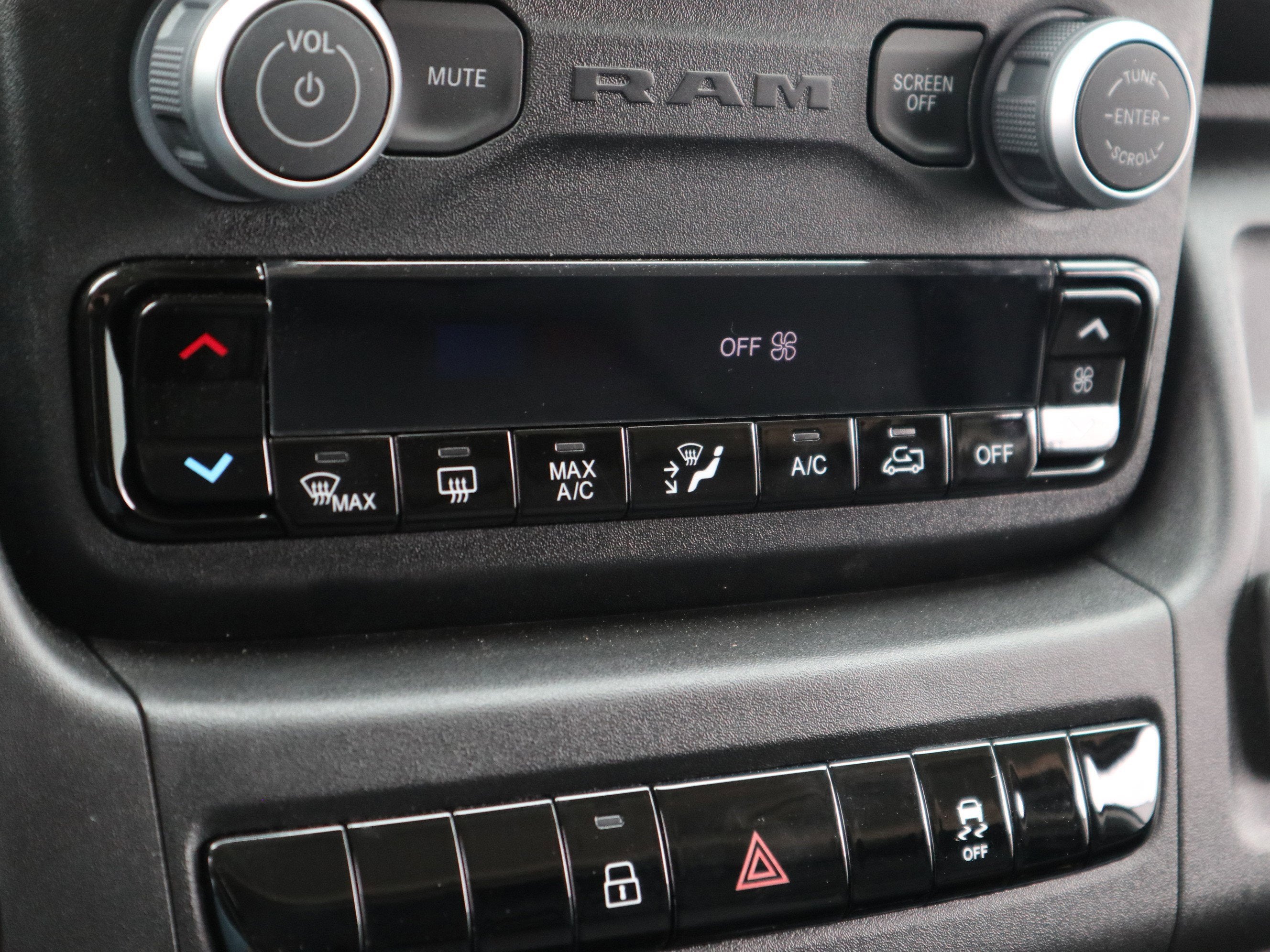 2026 RAM Promaster SLT