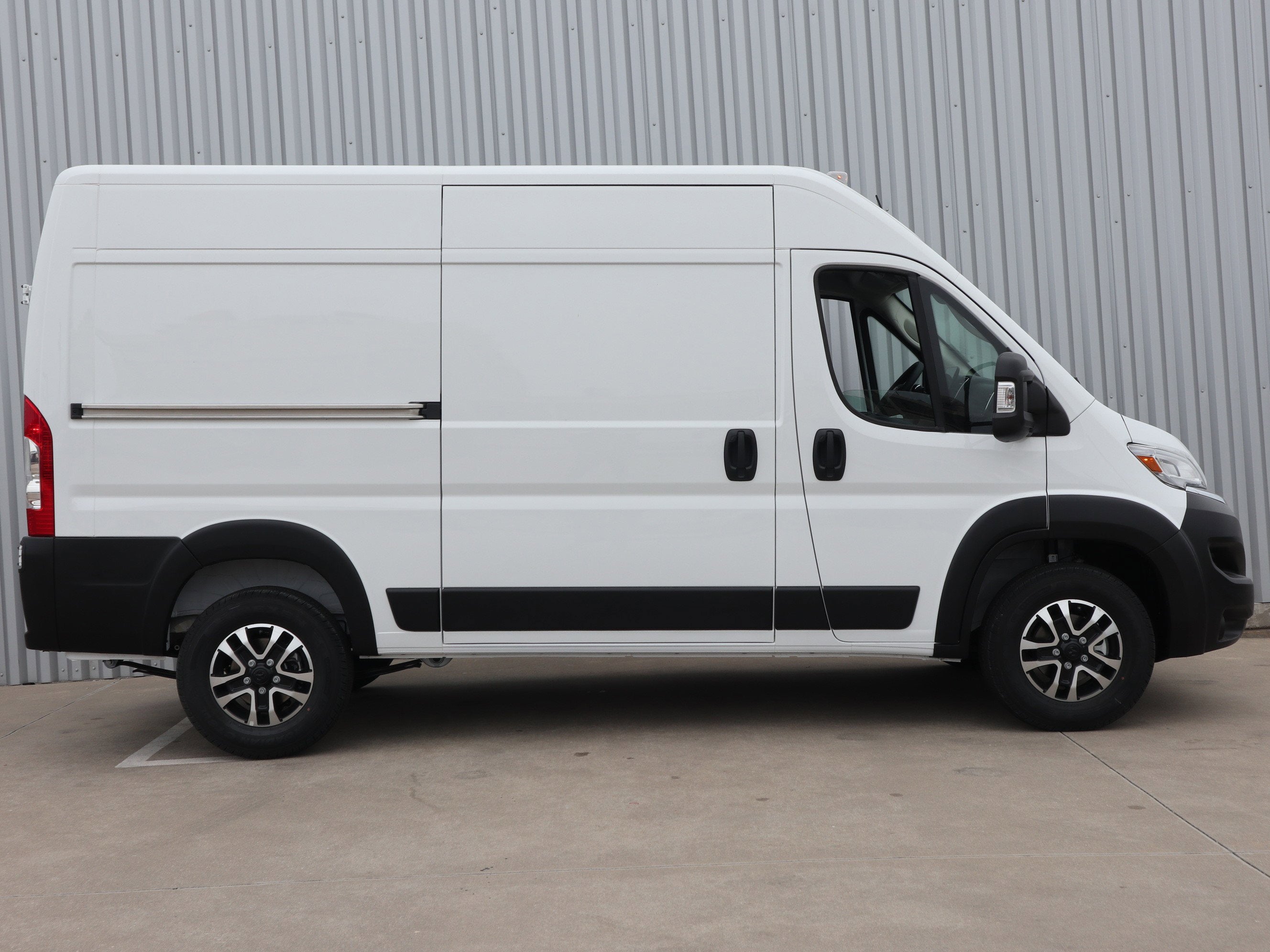 2026 RAM Promaster SLT