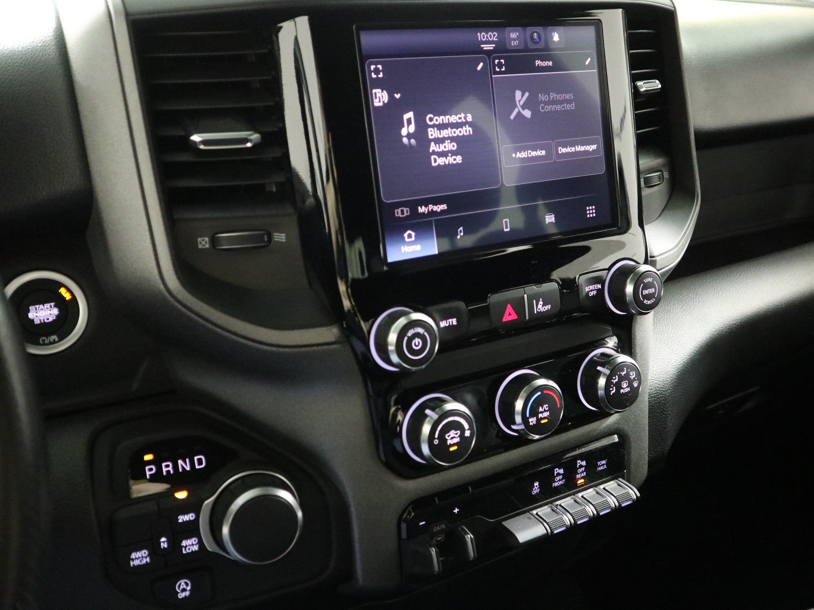 2026 RAM 1500 Express Crew Cab 4x4