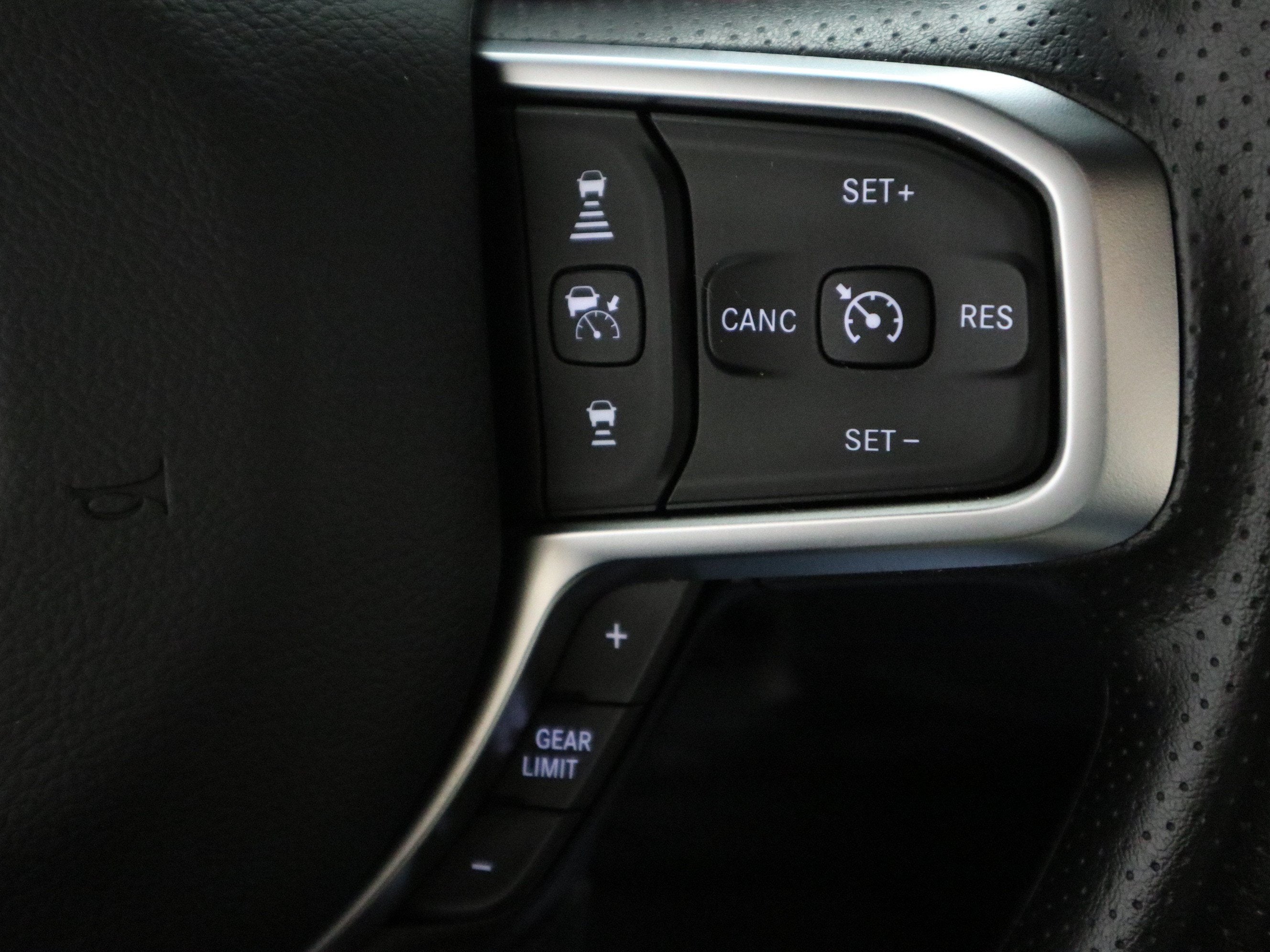 2026 RAM 1500 Express Crew Cab 4x4