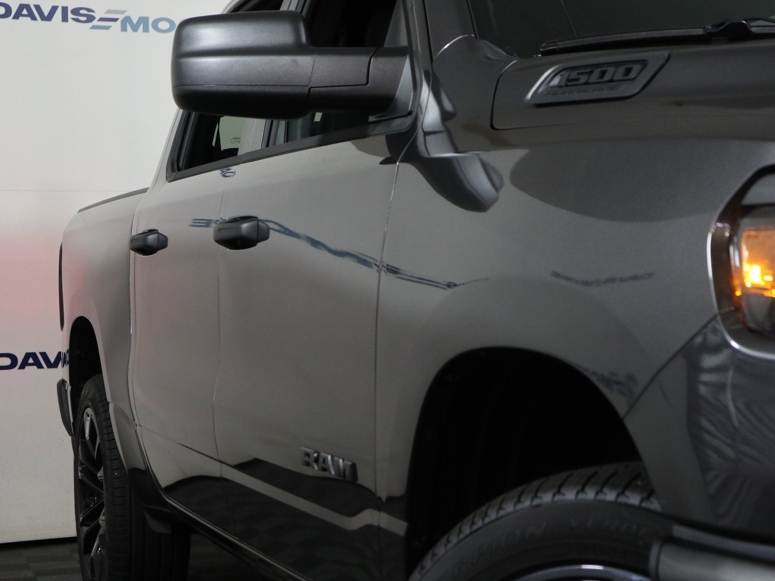 2026 RAM 1500 Express Crew Cab 4x4