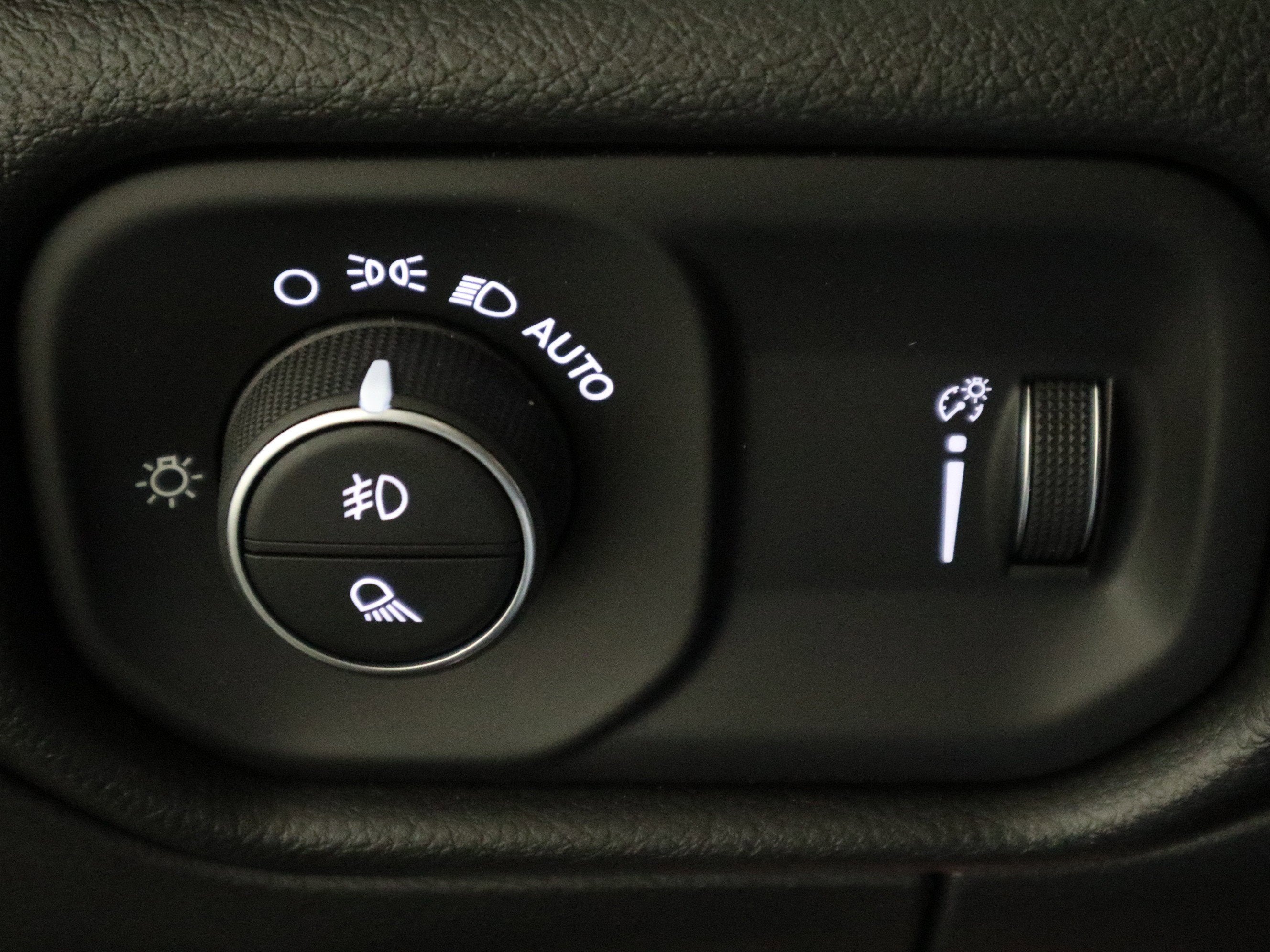 2026 RAM 1500 Express Crew Cab 4x4