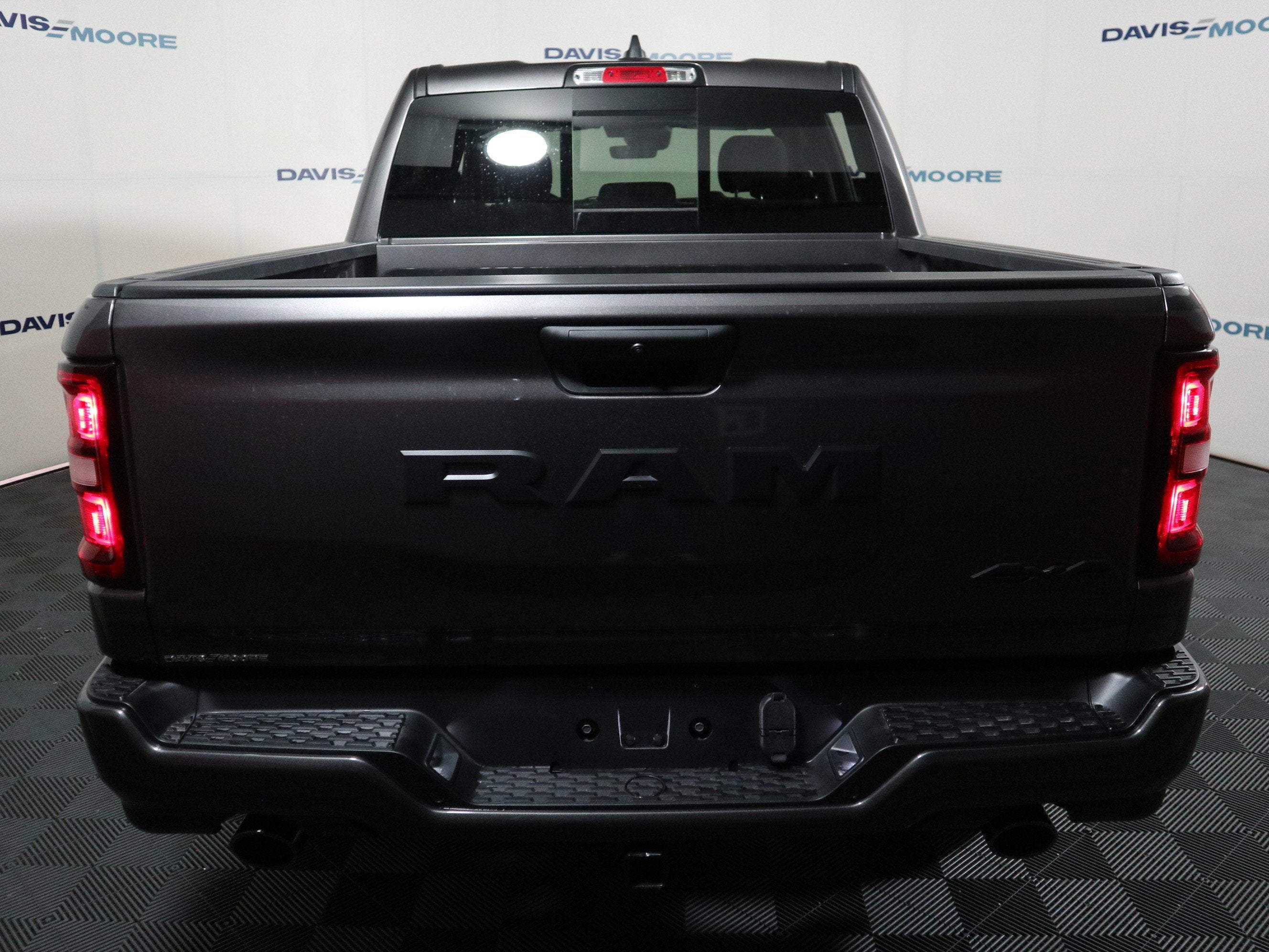 2026 RAM 1500 Express Crew Cab 4x4