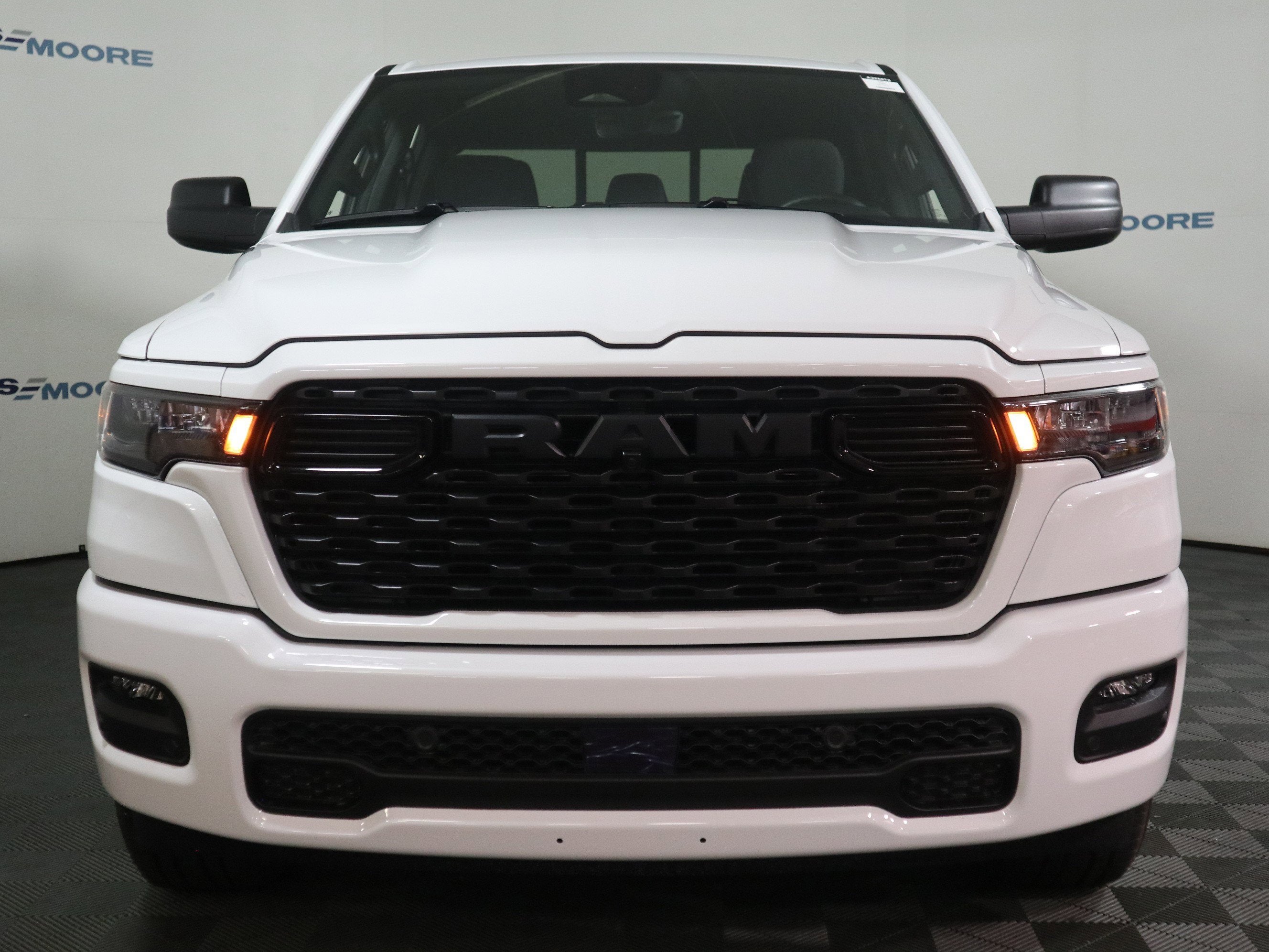 2026 RAM 1500 Express Crew Cab 4x4
