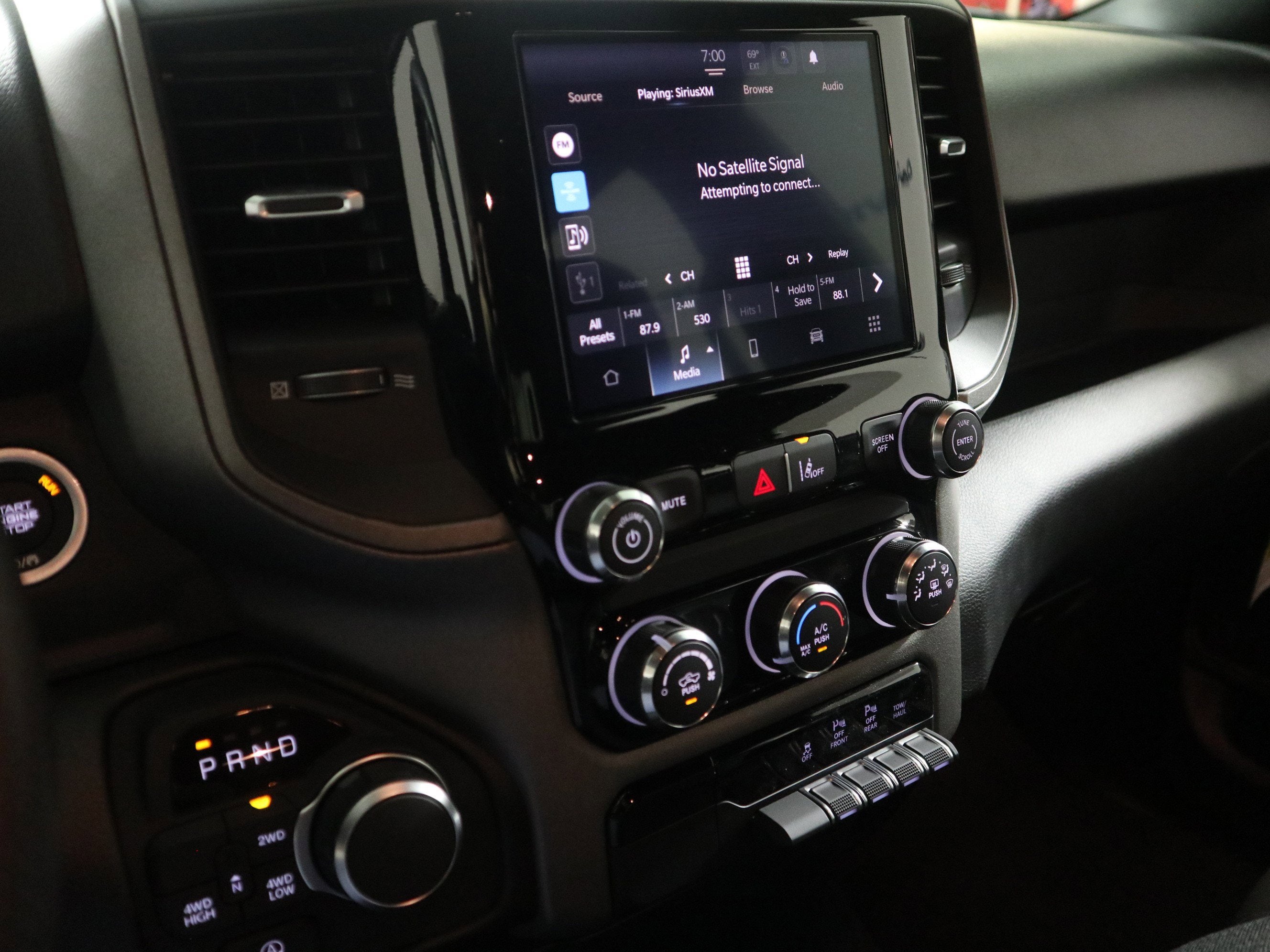 2026 RAM 1500 Express Crew Cab 4x4