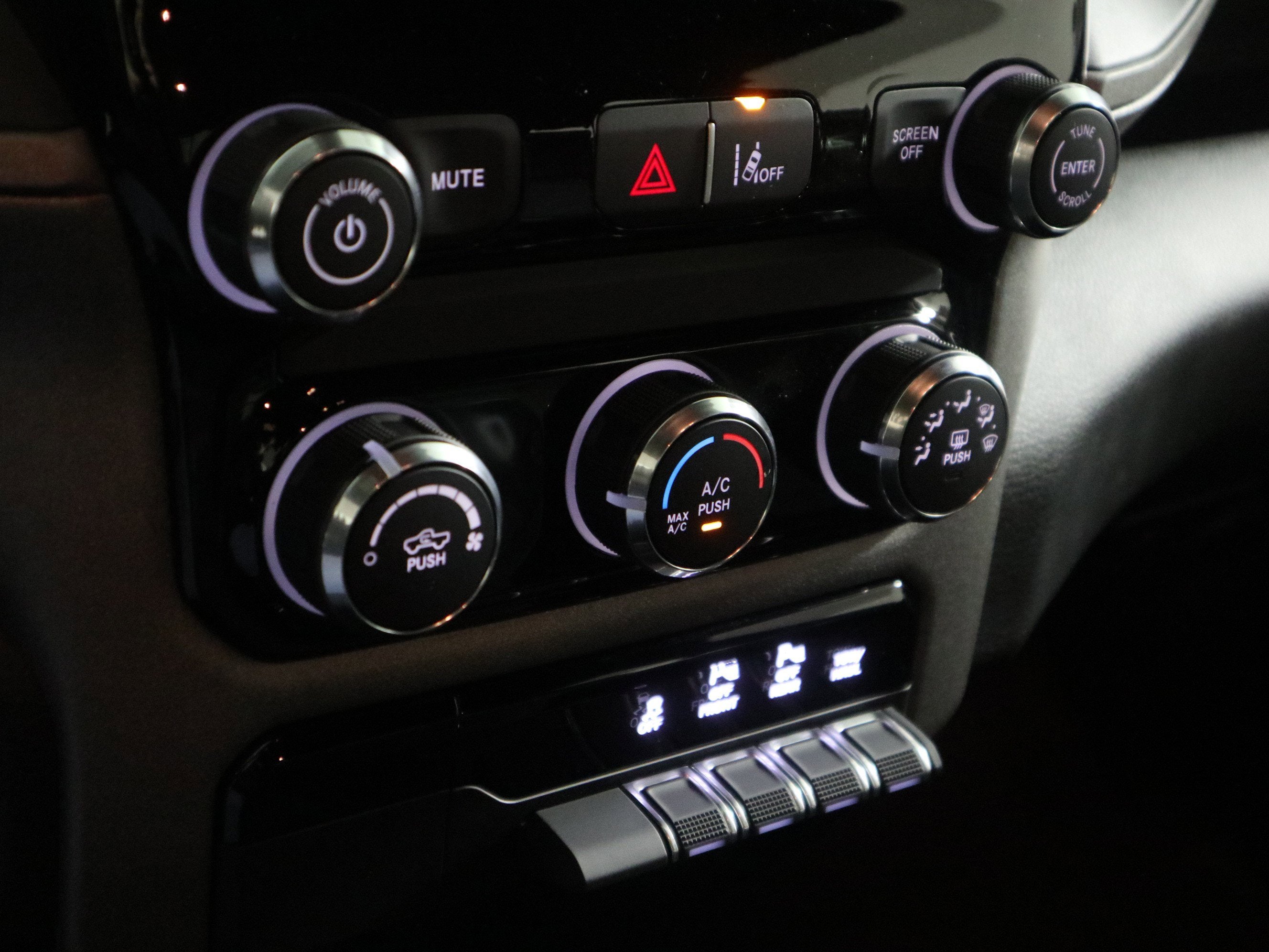 2026 RAM 1500 Express Crew Cab 4x4