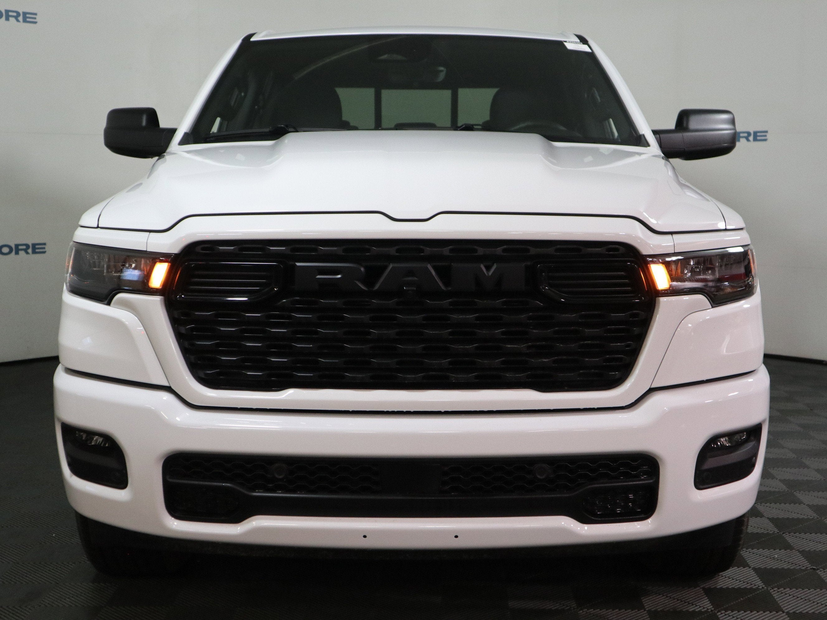 2026 RAM 1500 Express Crew Cab 4x4