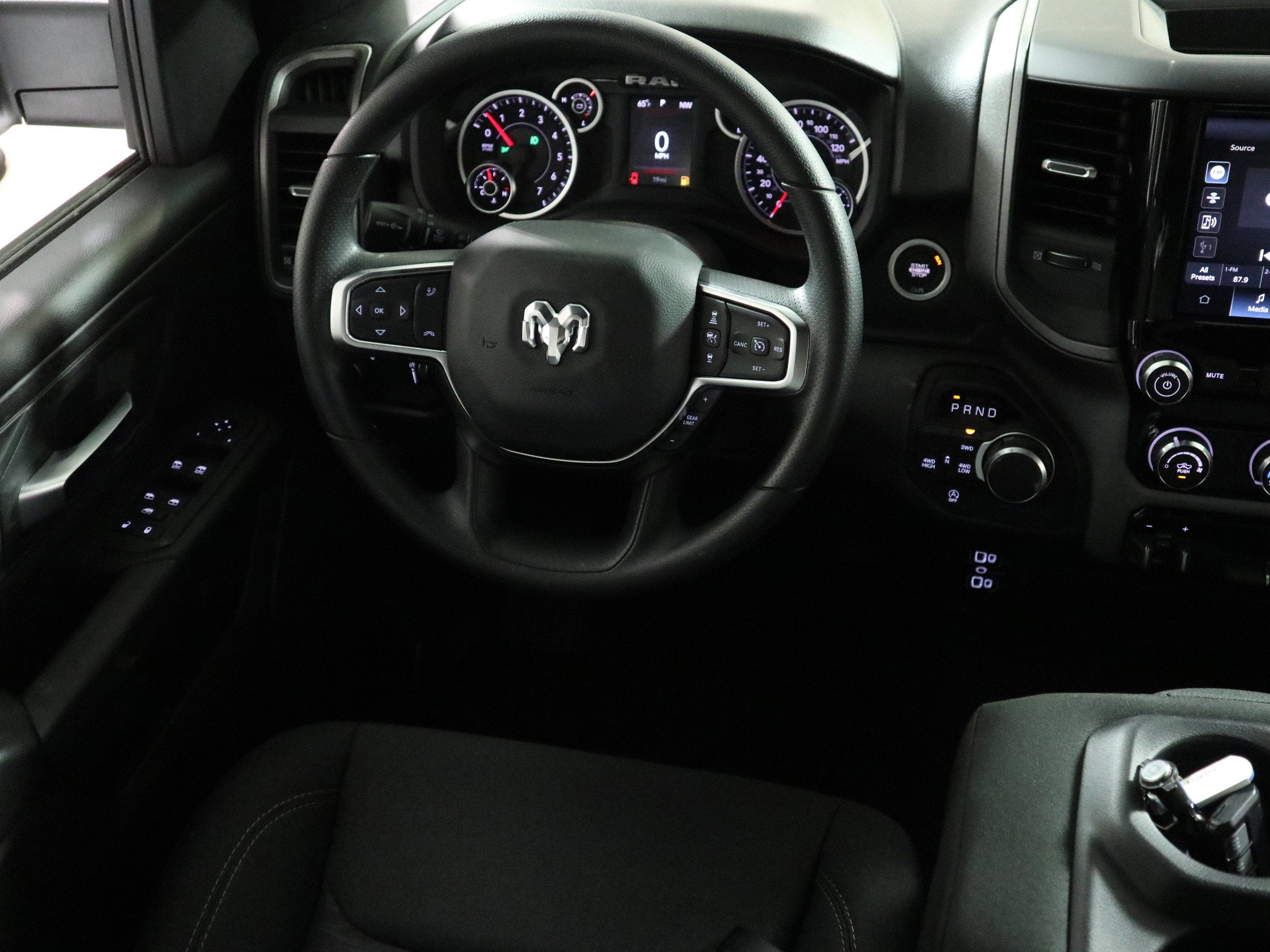 2026 RAM 1500 Express Crew Cab 4x4