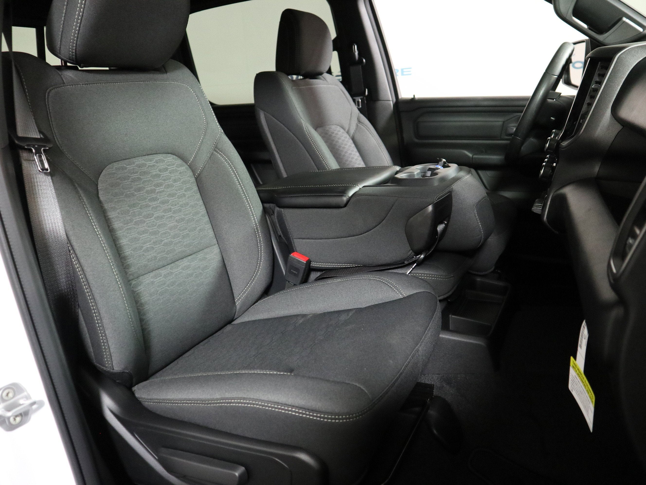 2026 RAM 1500 Express Crew Cab 4x4