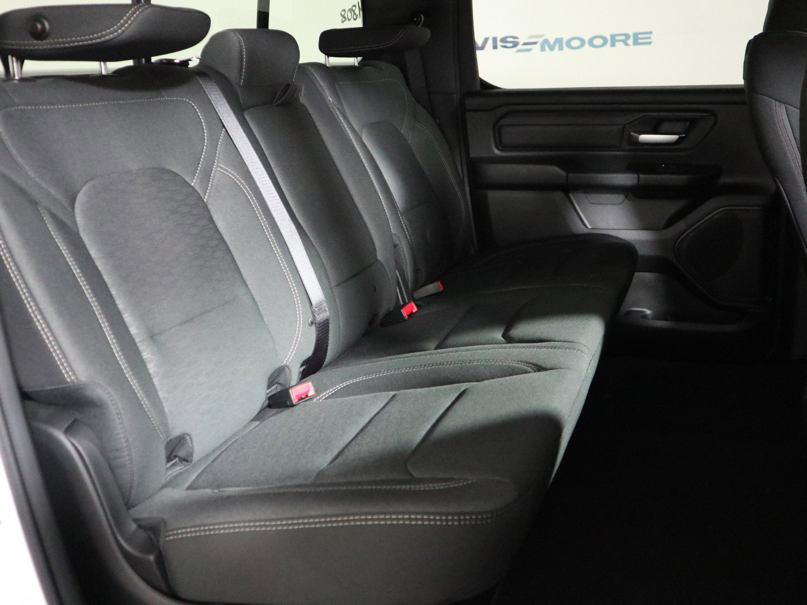 2026 RAM 1500 Express Crew Cab 4x4