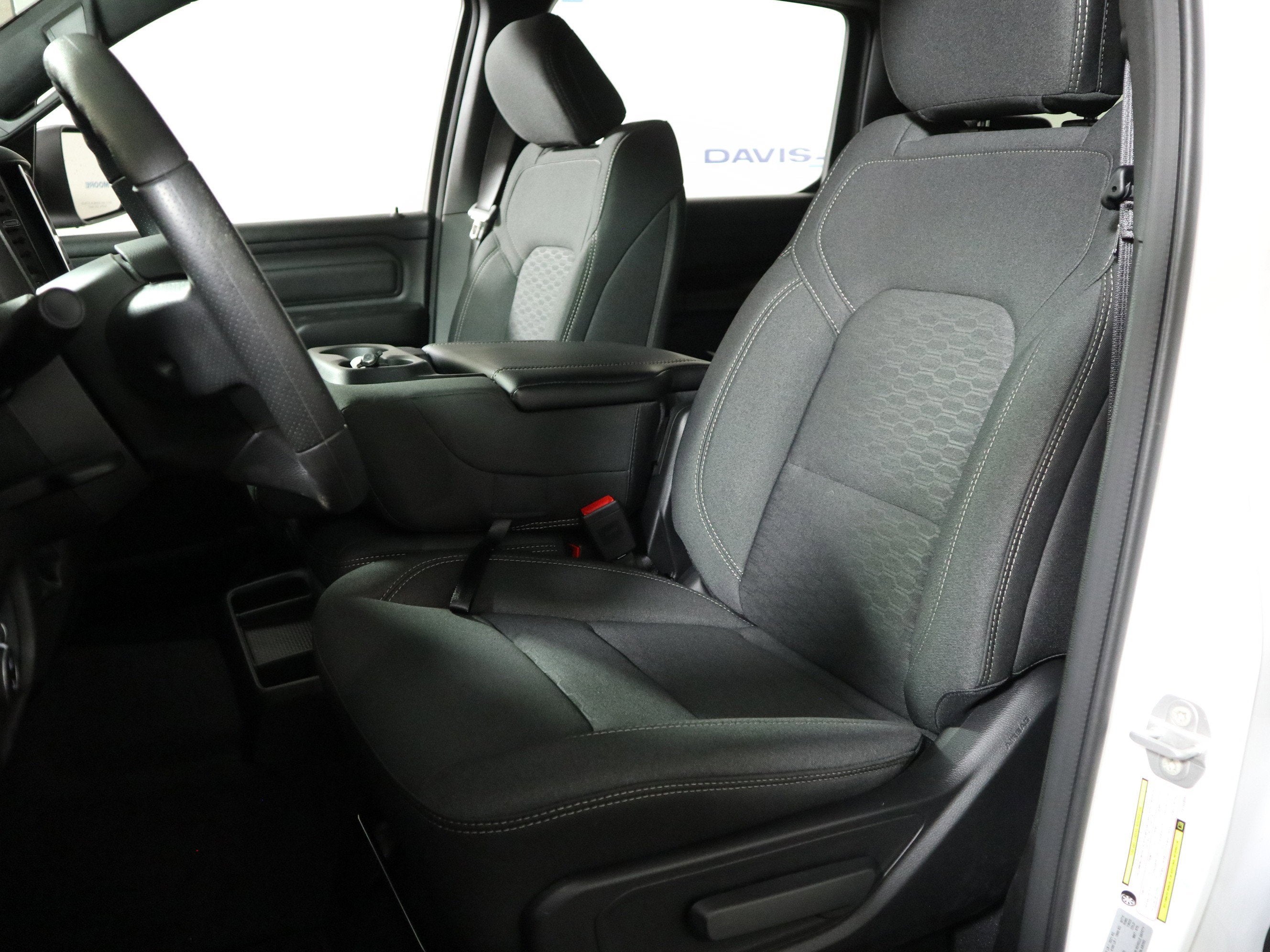 2026 RAM 1500 Express Crew Cab 4x4