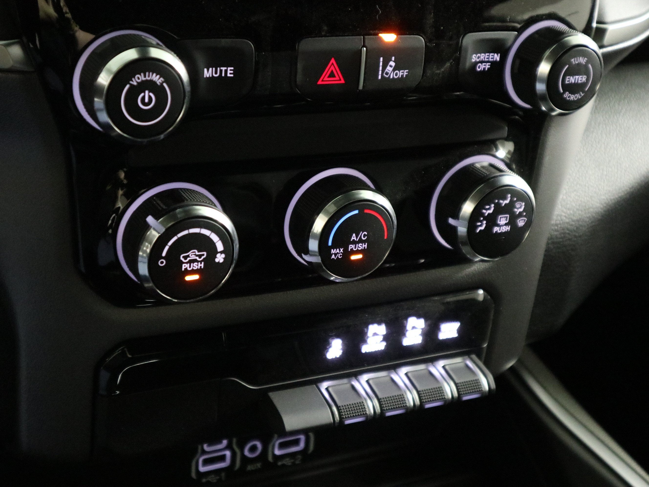 2026 RAM 1500 Express Crew Cab 4x4