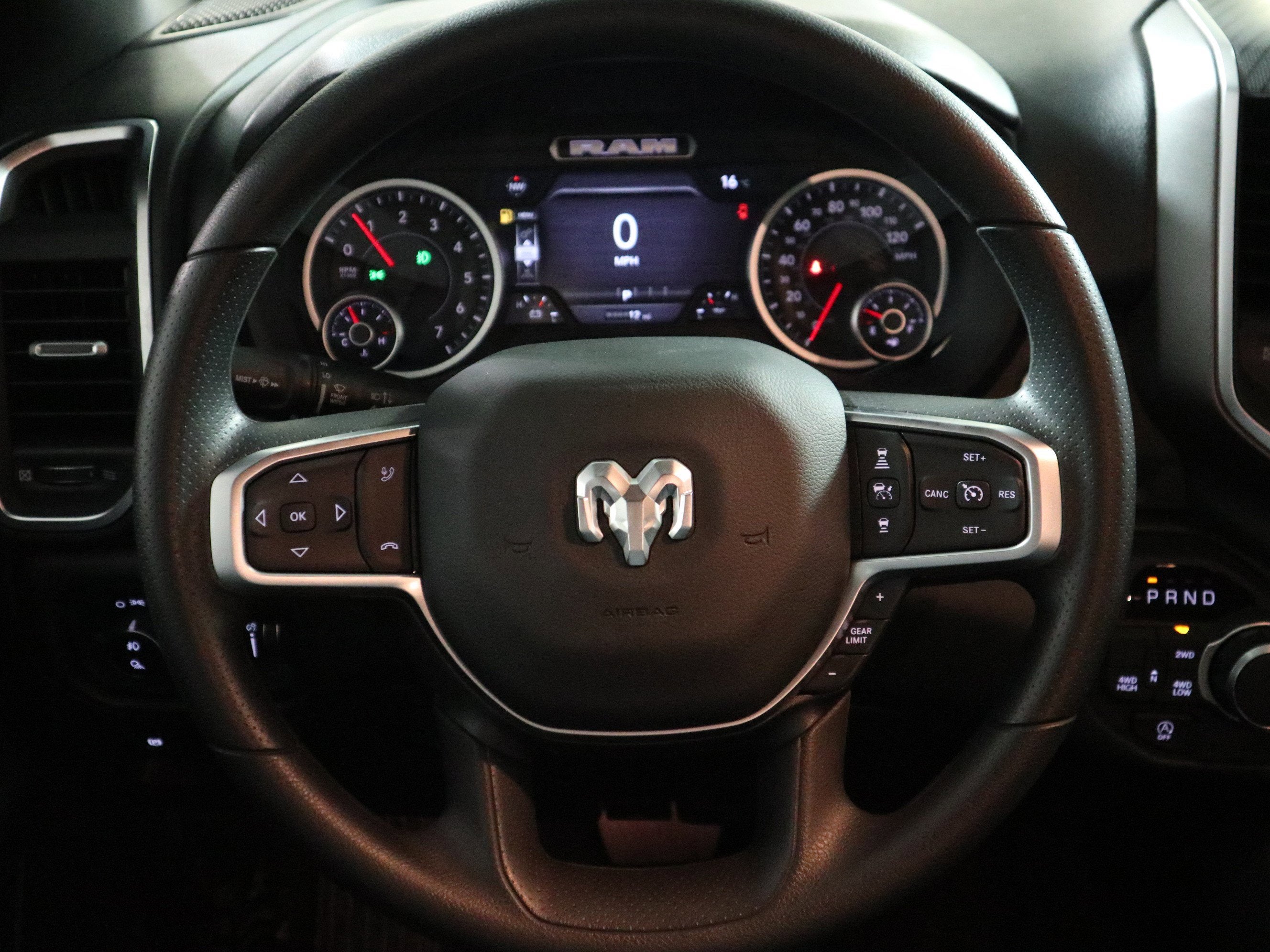 2026 RAM 1500 Express Crew Cab 4x4