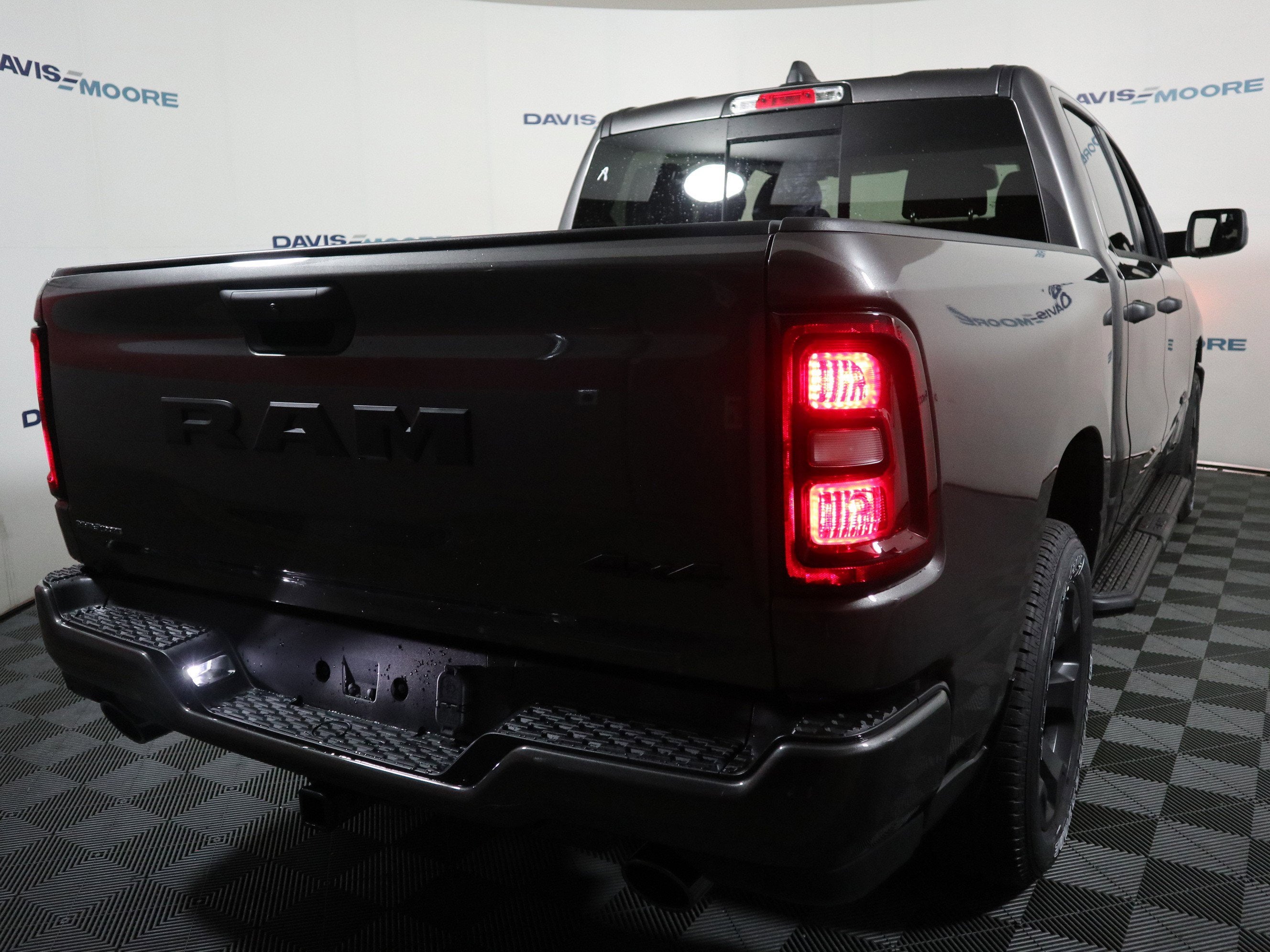 2026 RAM 1500 Express Crew Cab 4x4