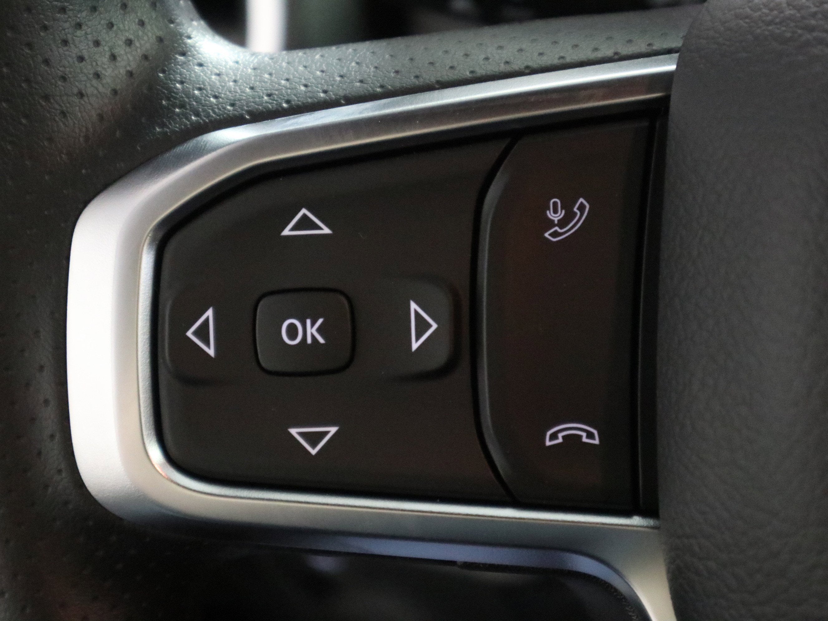 2026 RAM 1500 Express Crew Cab 4x4