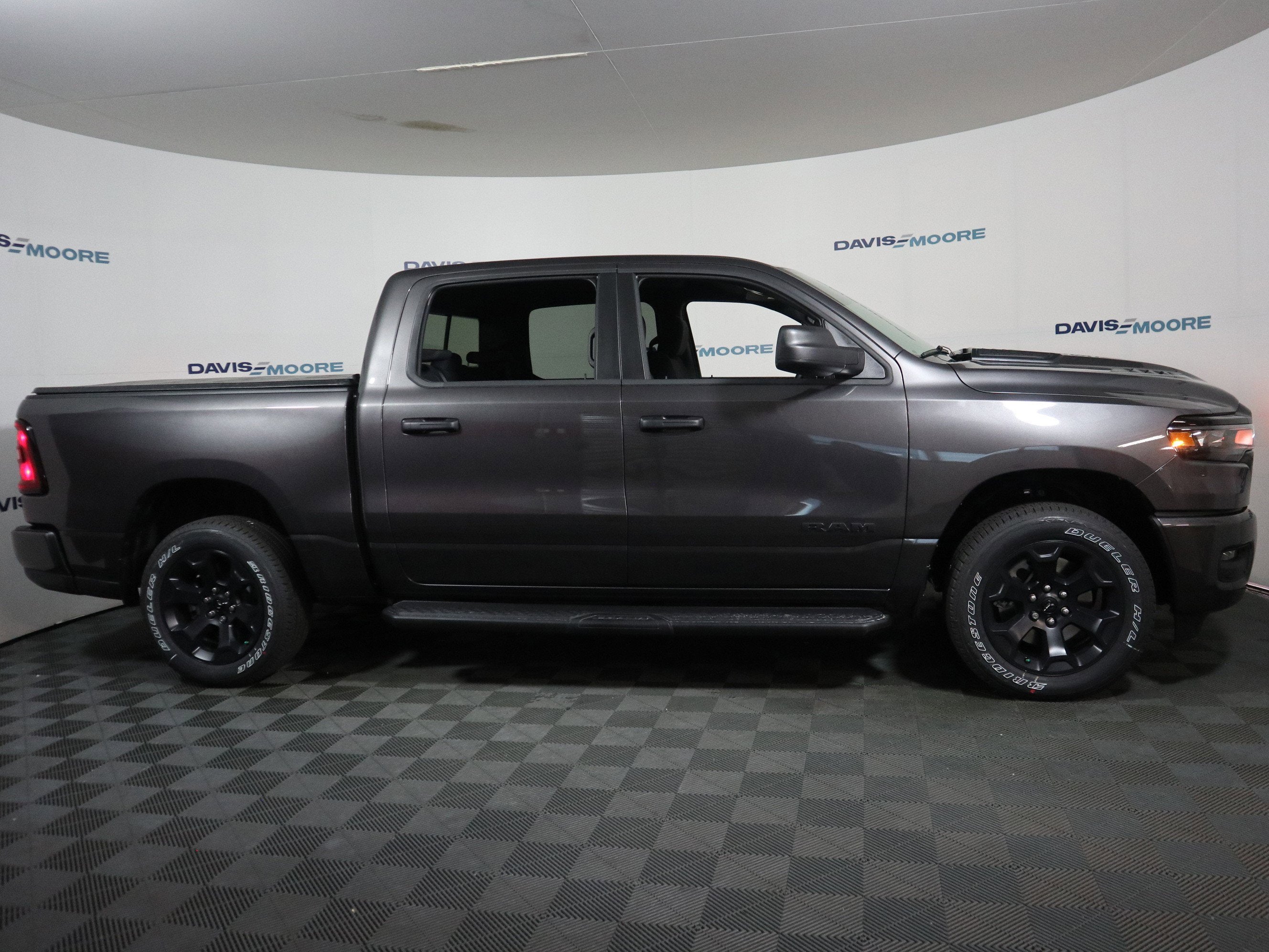 2026 RAM 1500 Express Crew Cab 4x4