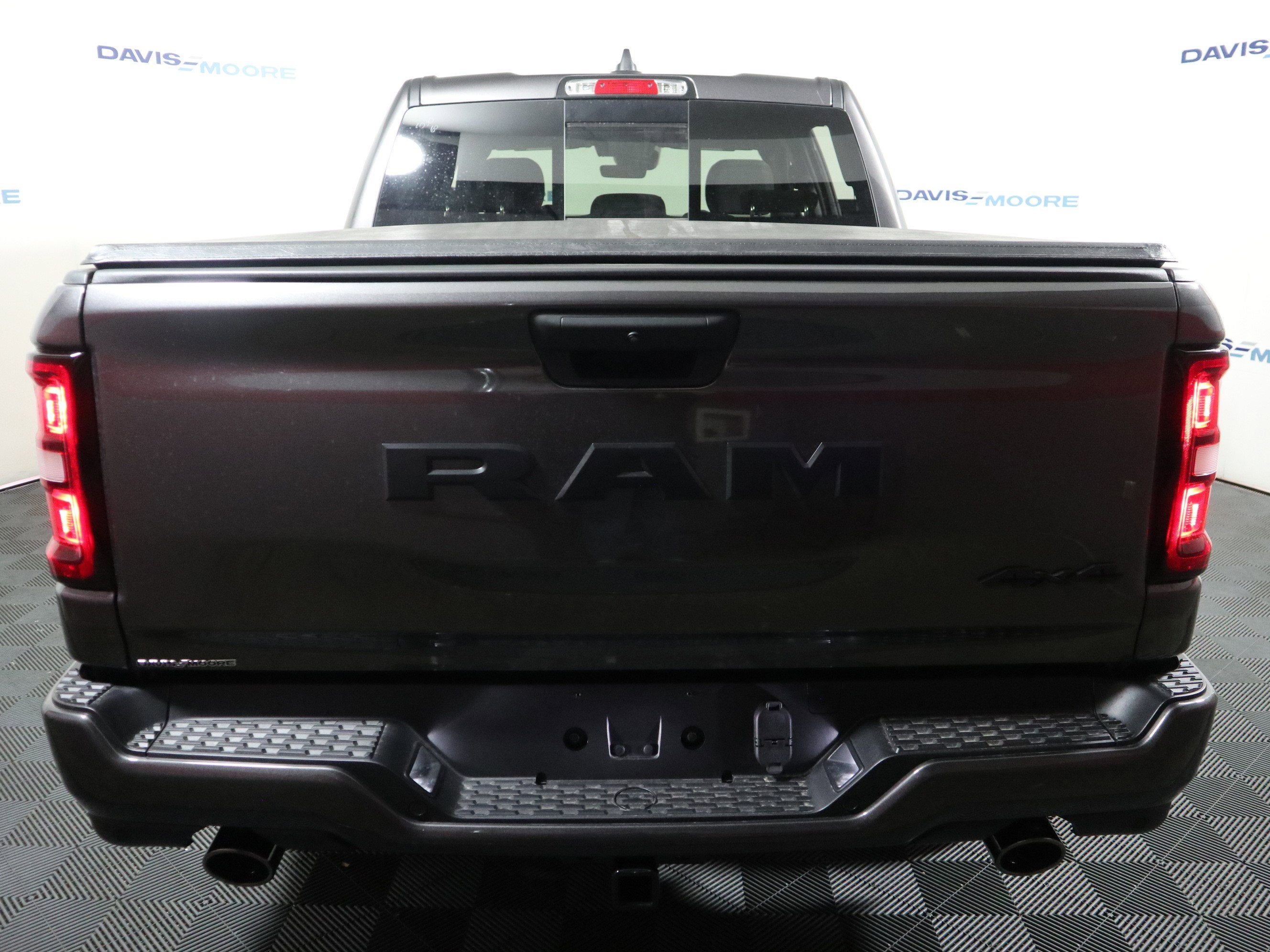 2026 RAM 1500 Express Crew Cab 4x4