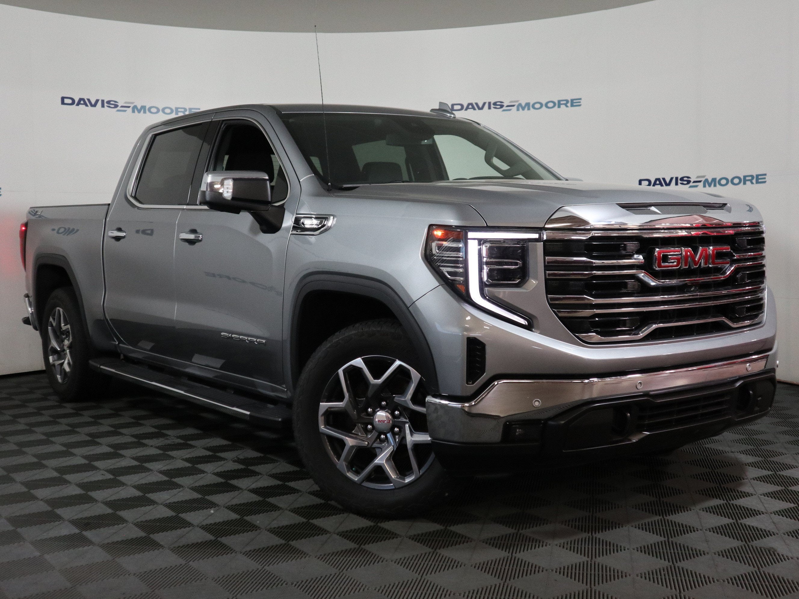 2023 GMC Sierra 1500 SLT Crew Cab 4WD