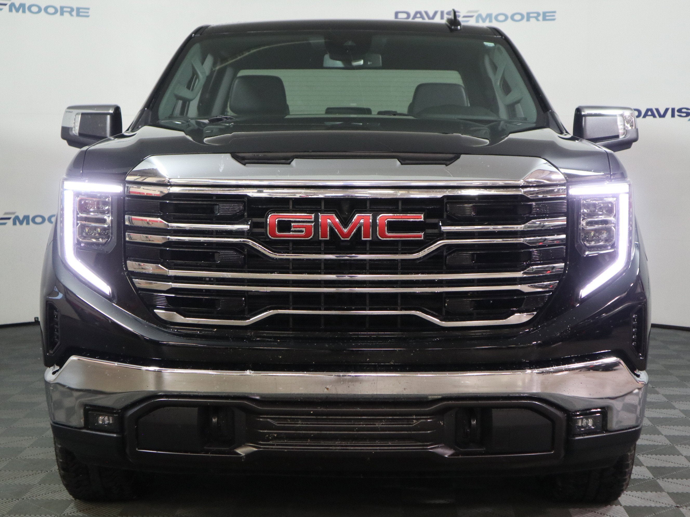 2024 GMC Sierra 1500 SLT Crew Cab 4WD