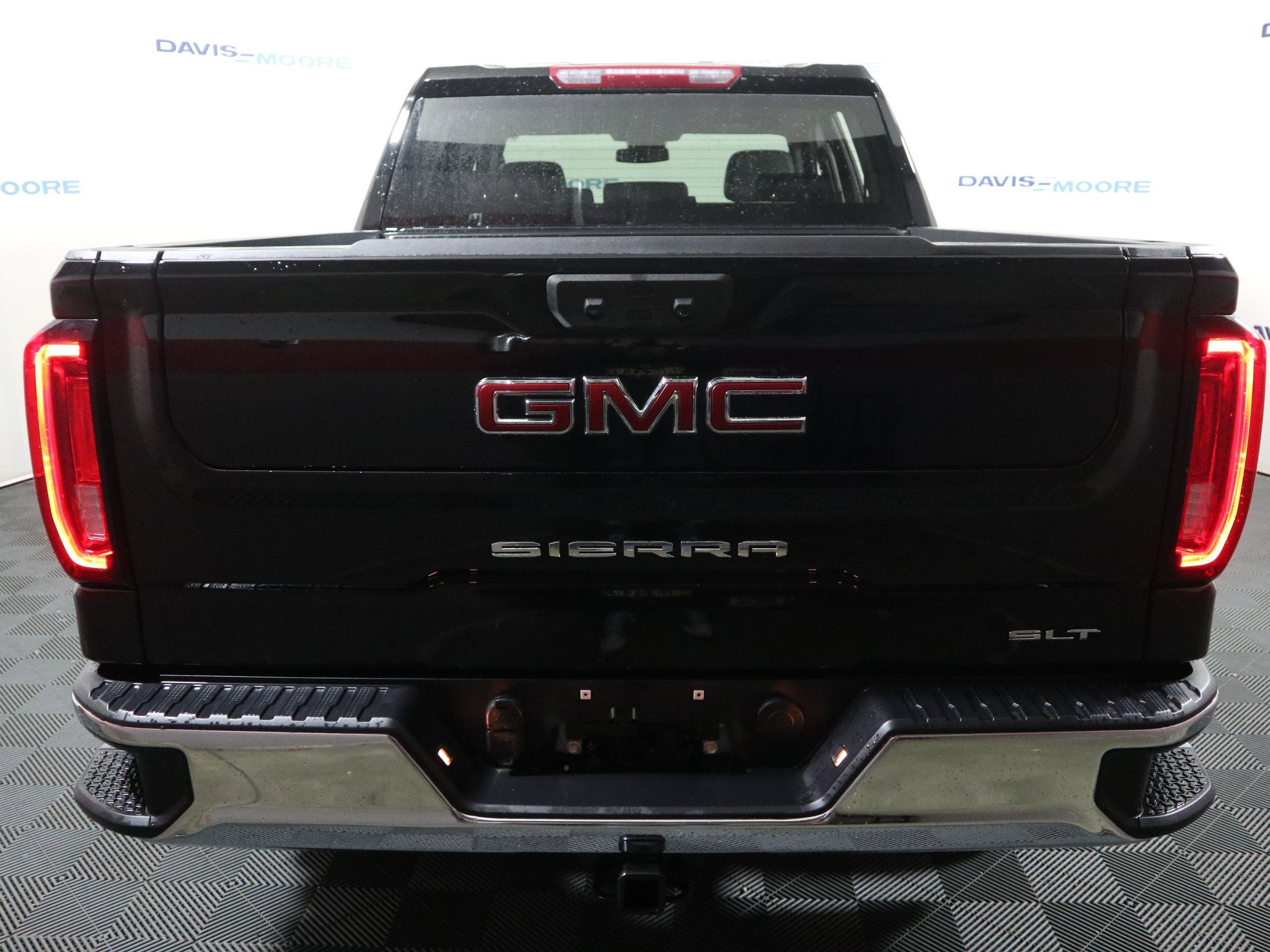 2024 GMC Sierra 1500 SLT Crew Cab 4WD