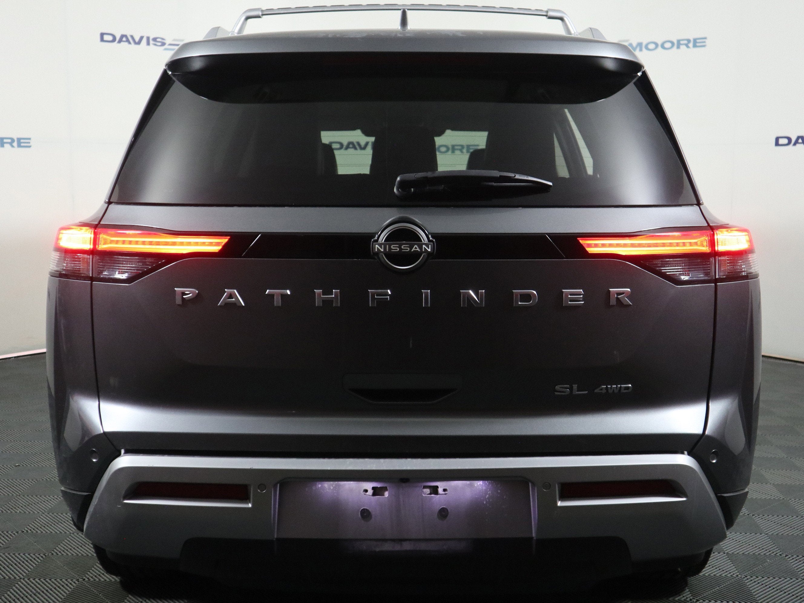 2022 Nissan Pathfinder SL 4WD