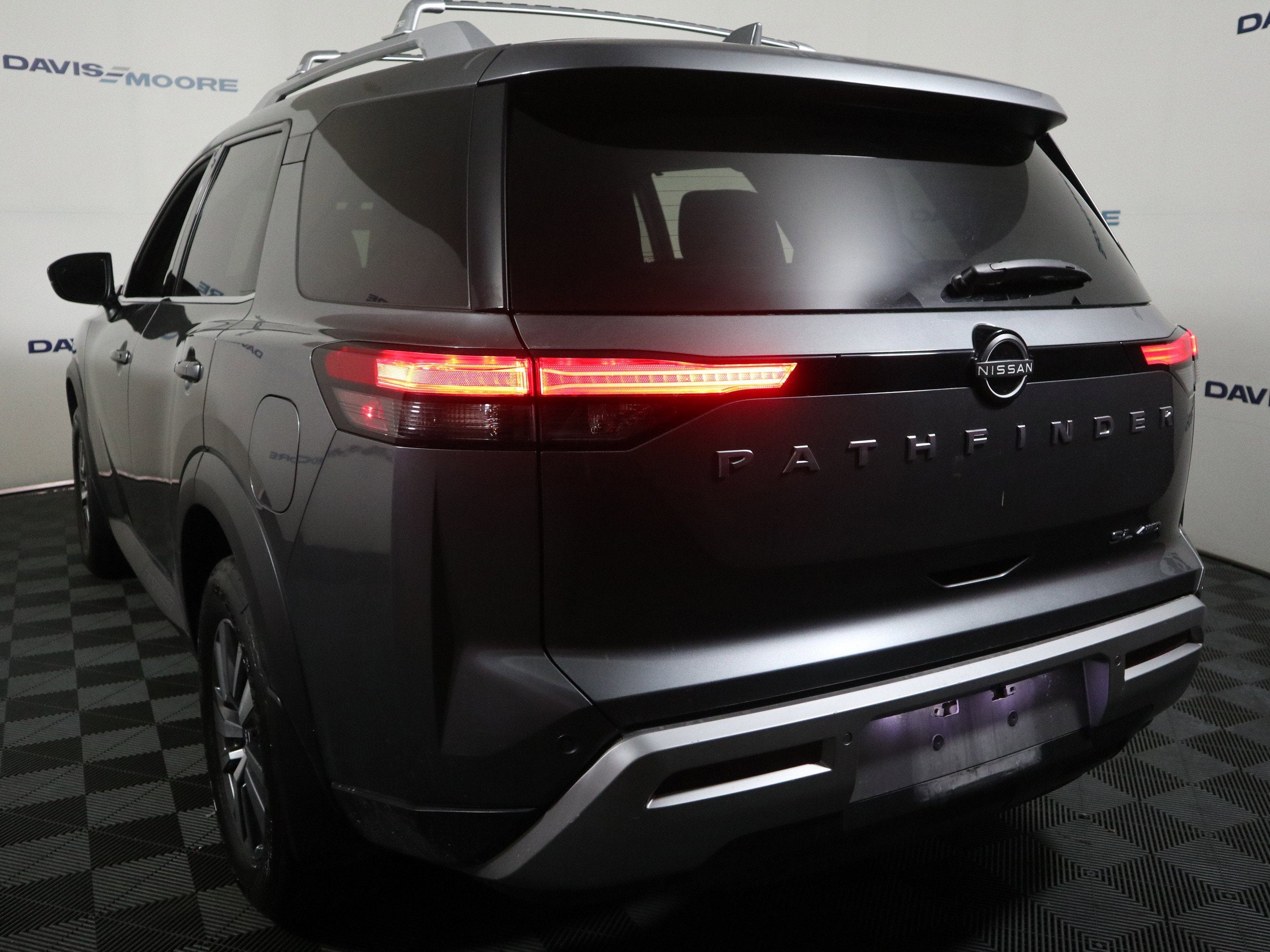 2022 Nissan Pathfinder SL 4WD