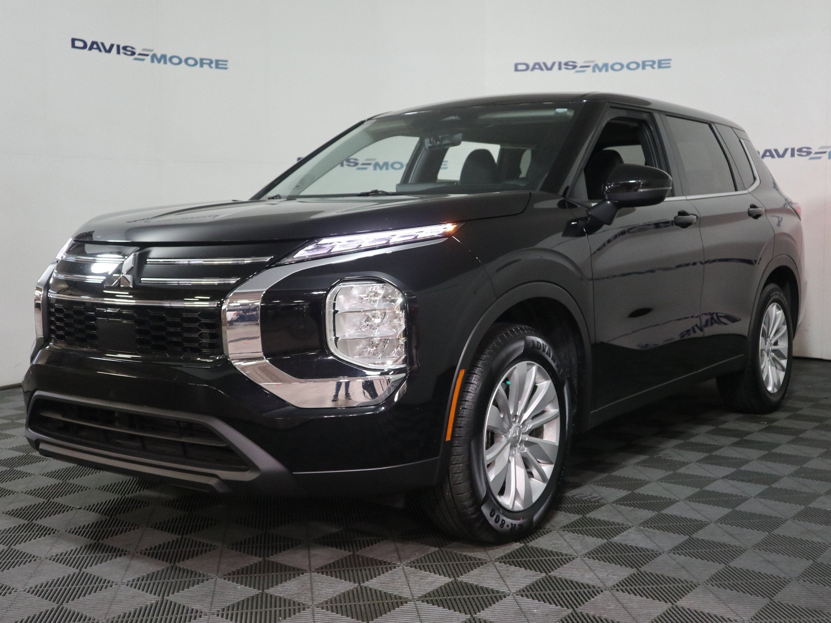 2025 Mitsubishi Outlander ES AWD