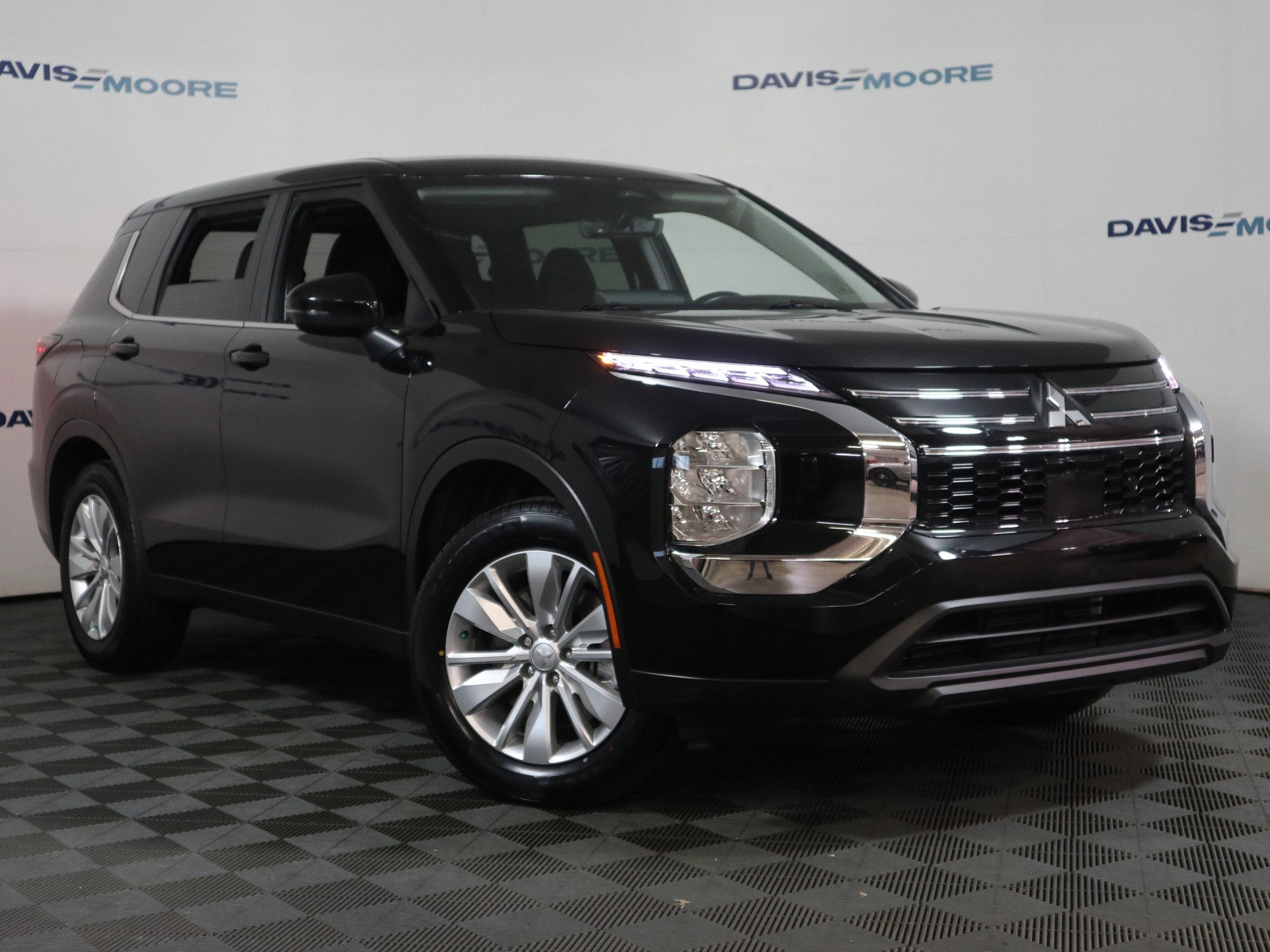 2025 Mitsubishi Outlander ES AWD