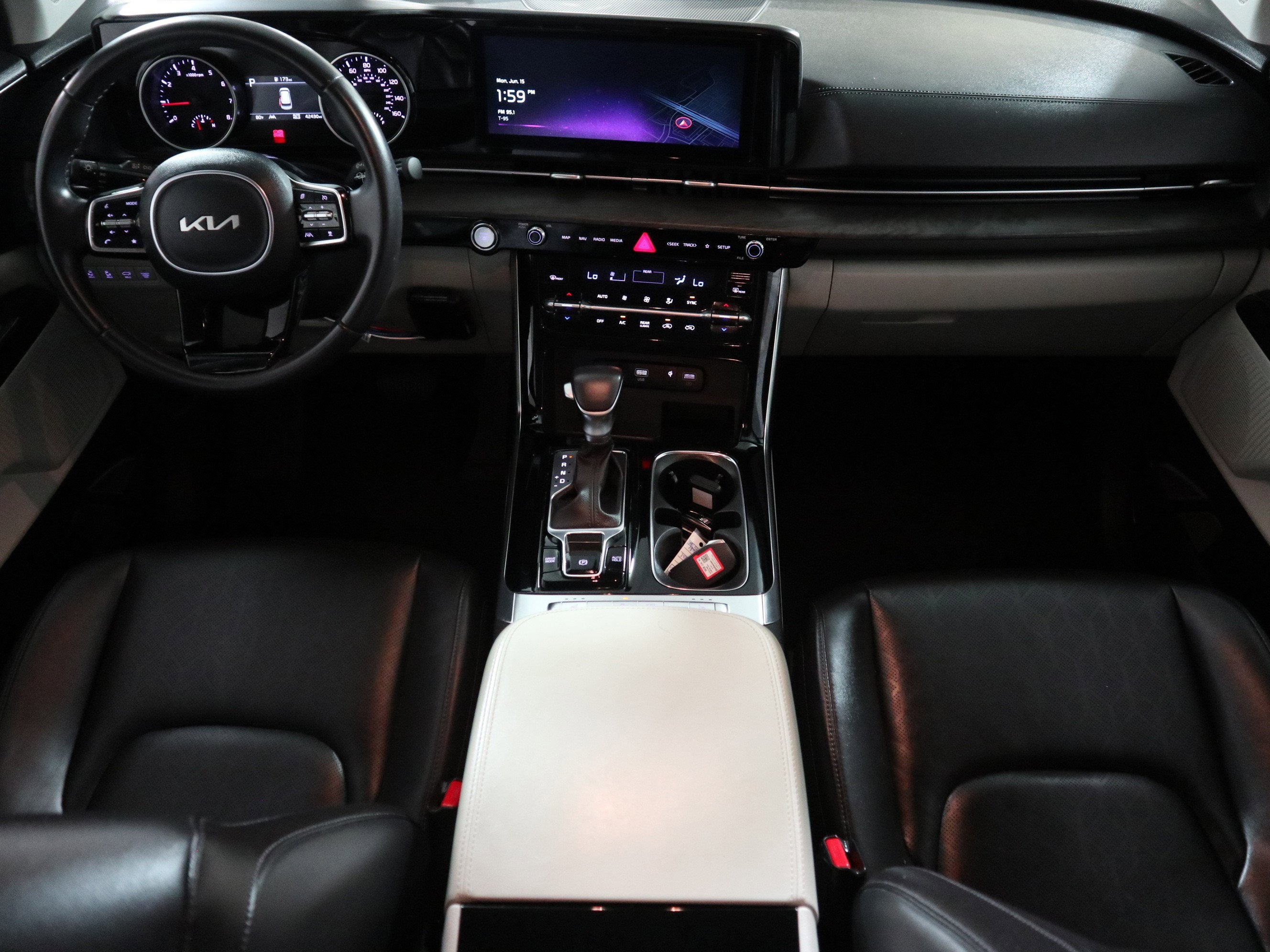 2024 Kia Carnival EX