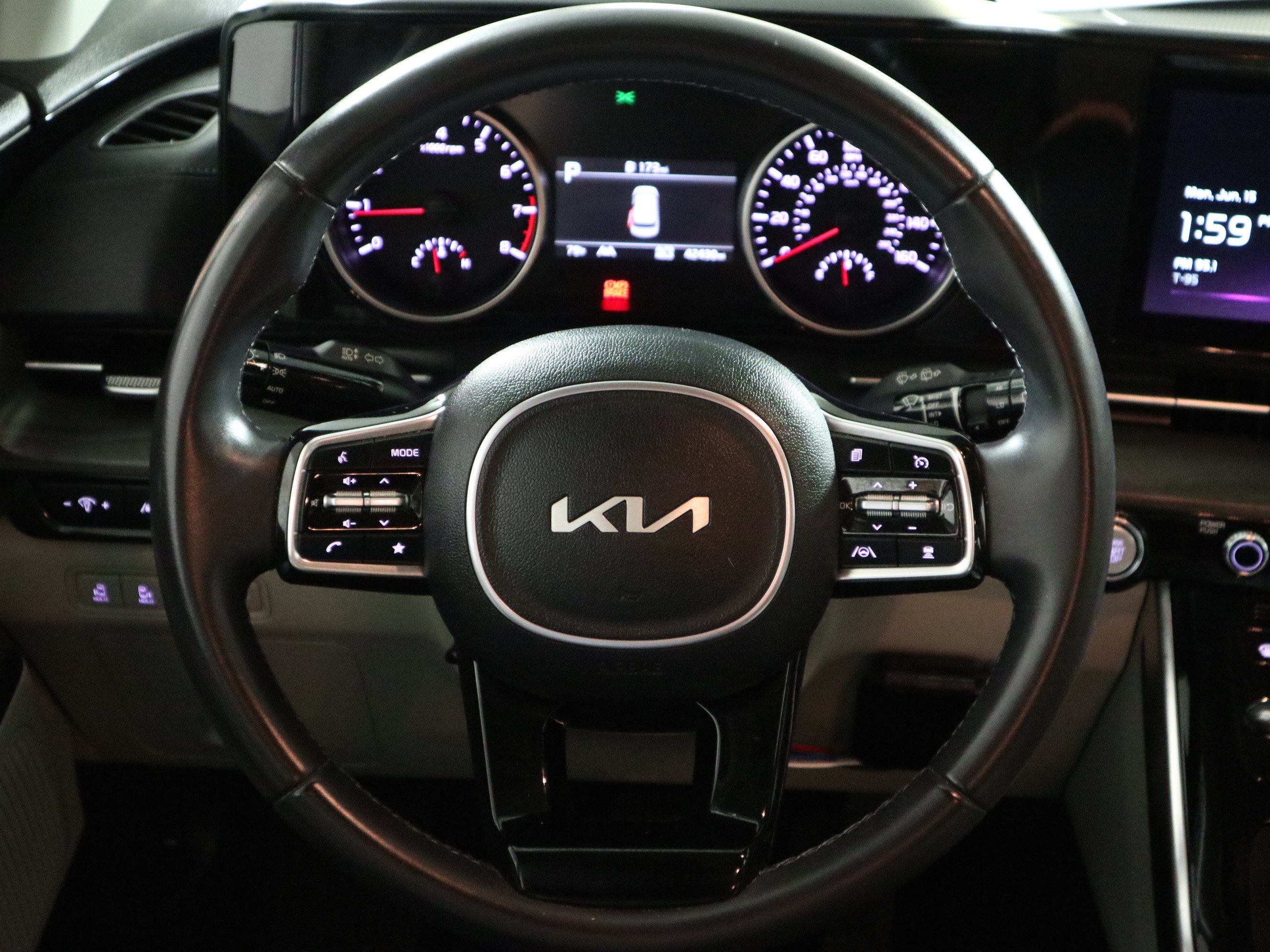 2024 Kia Carnival EX