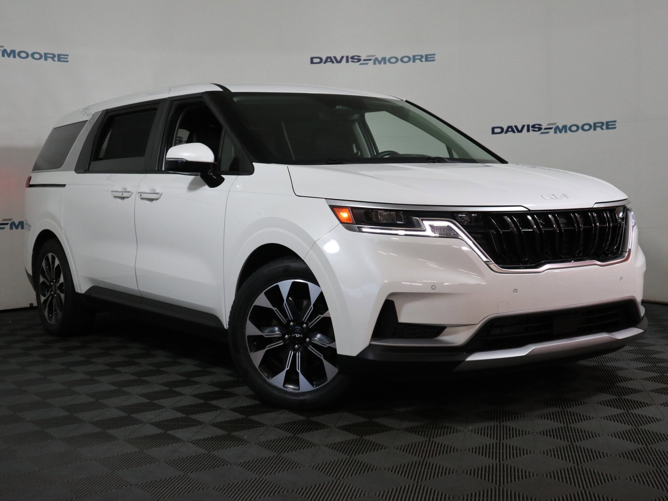 2024 Kia Carnival EX
