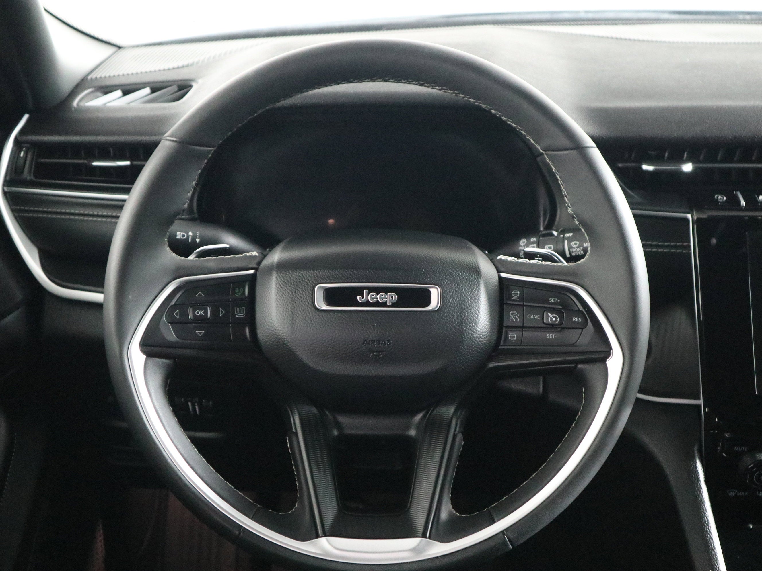 2024 Jeep Grand Cherokee L Altitude 4x4