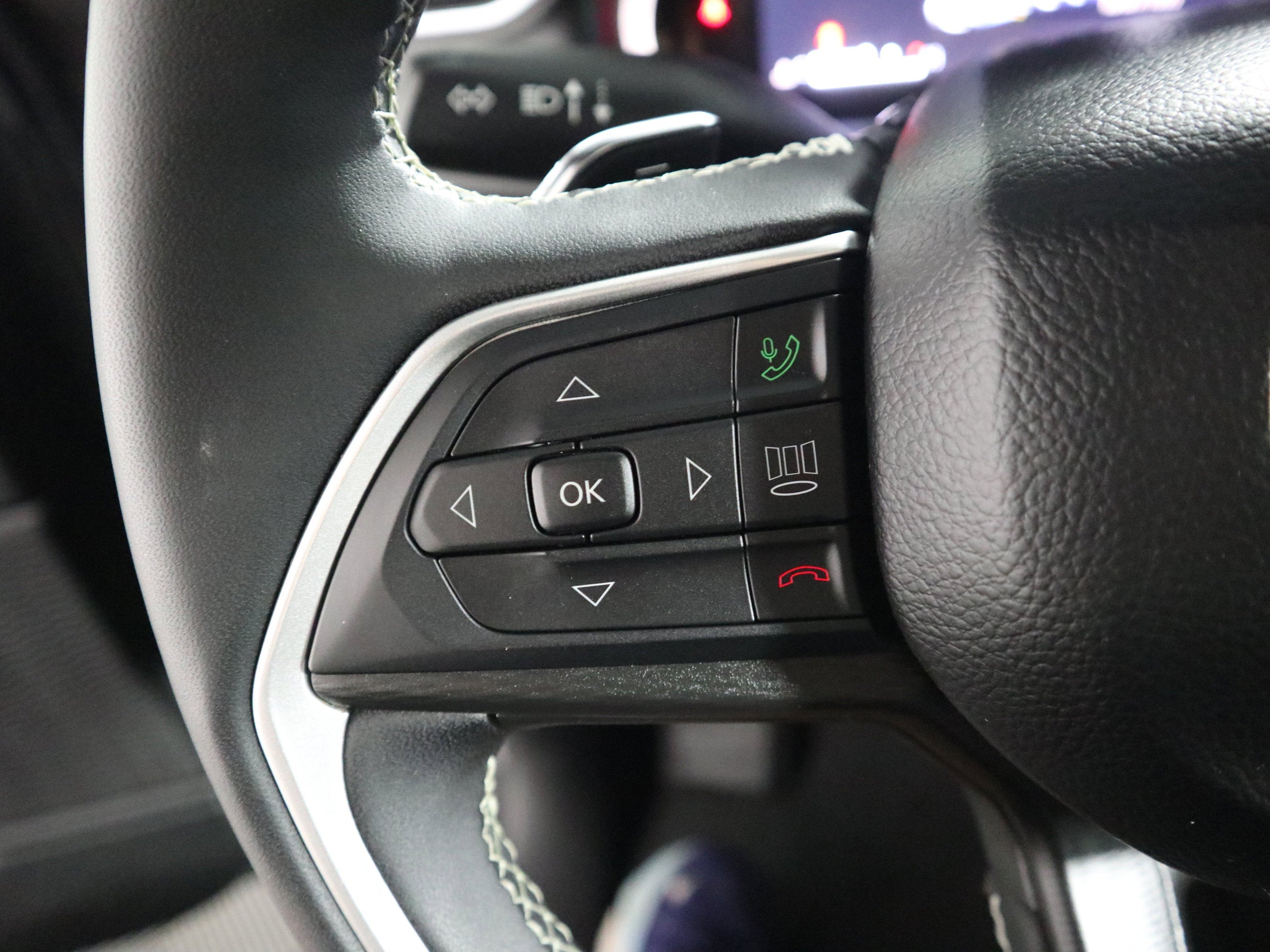 2024 Jeep Grand Cherokee L Altitude 4x4