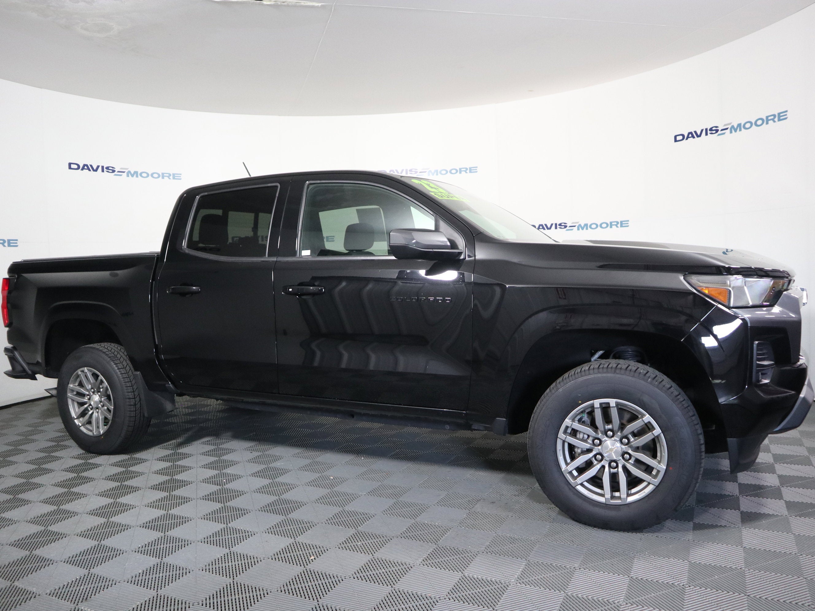 2023 Chevrolet Colorado 2WD LT Crew Cab