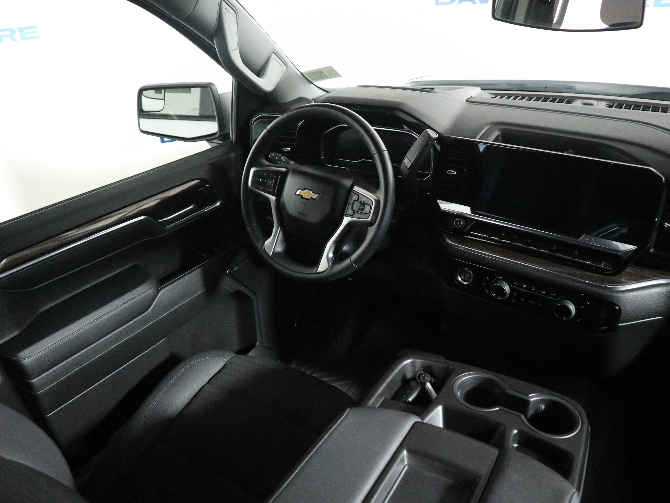2024 Chevrolet Silverado 1500 LT Crew Cab 4WD