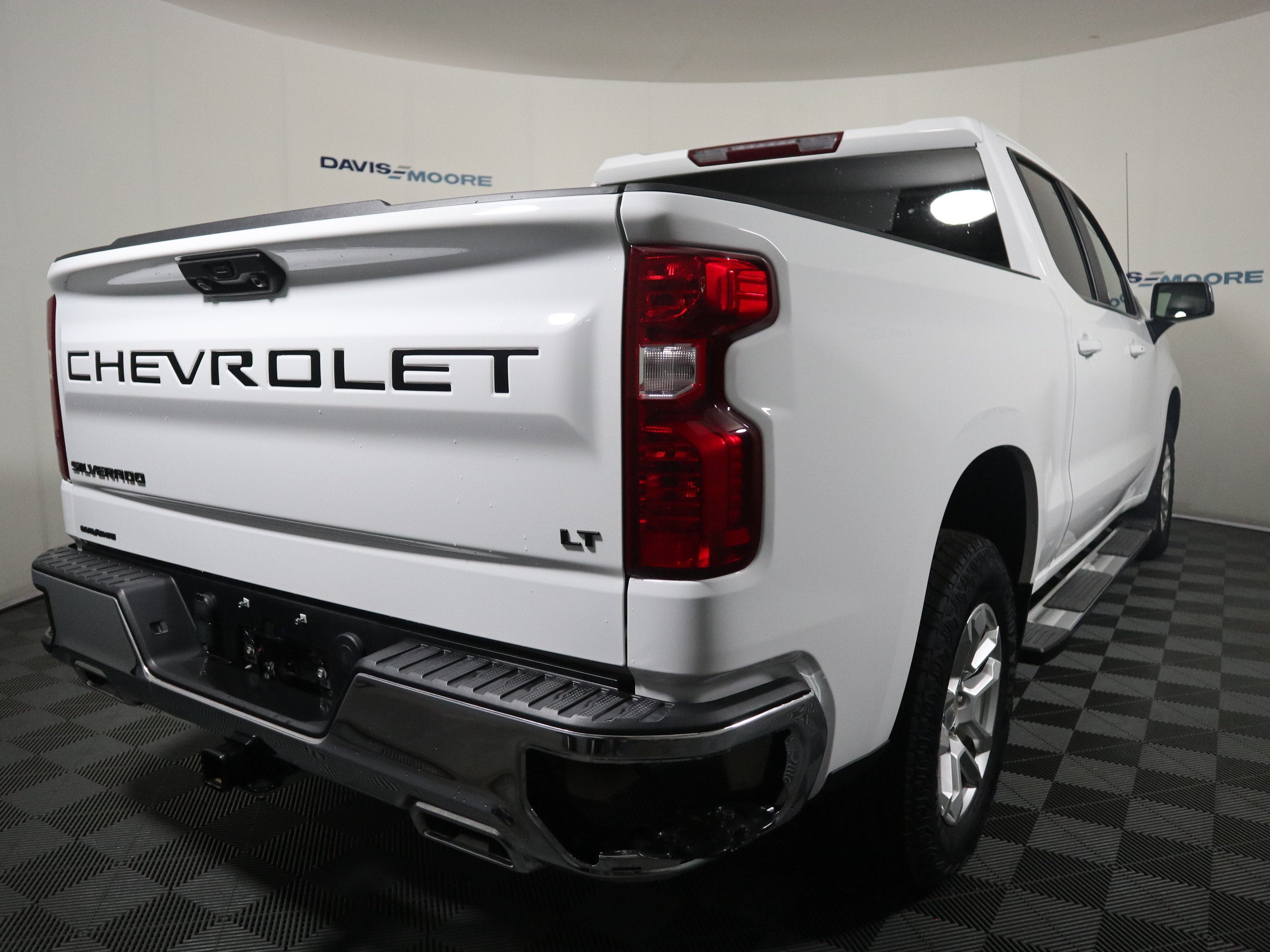 2024 Chevrolet Silverado 1500 LT Crew Cab 4WD