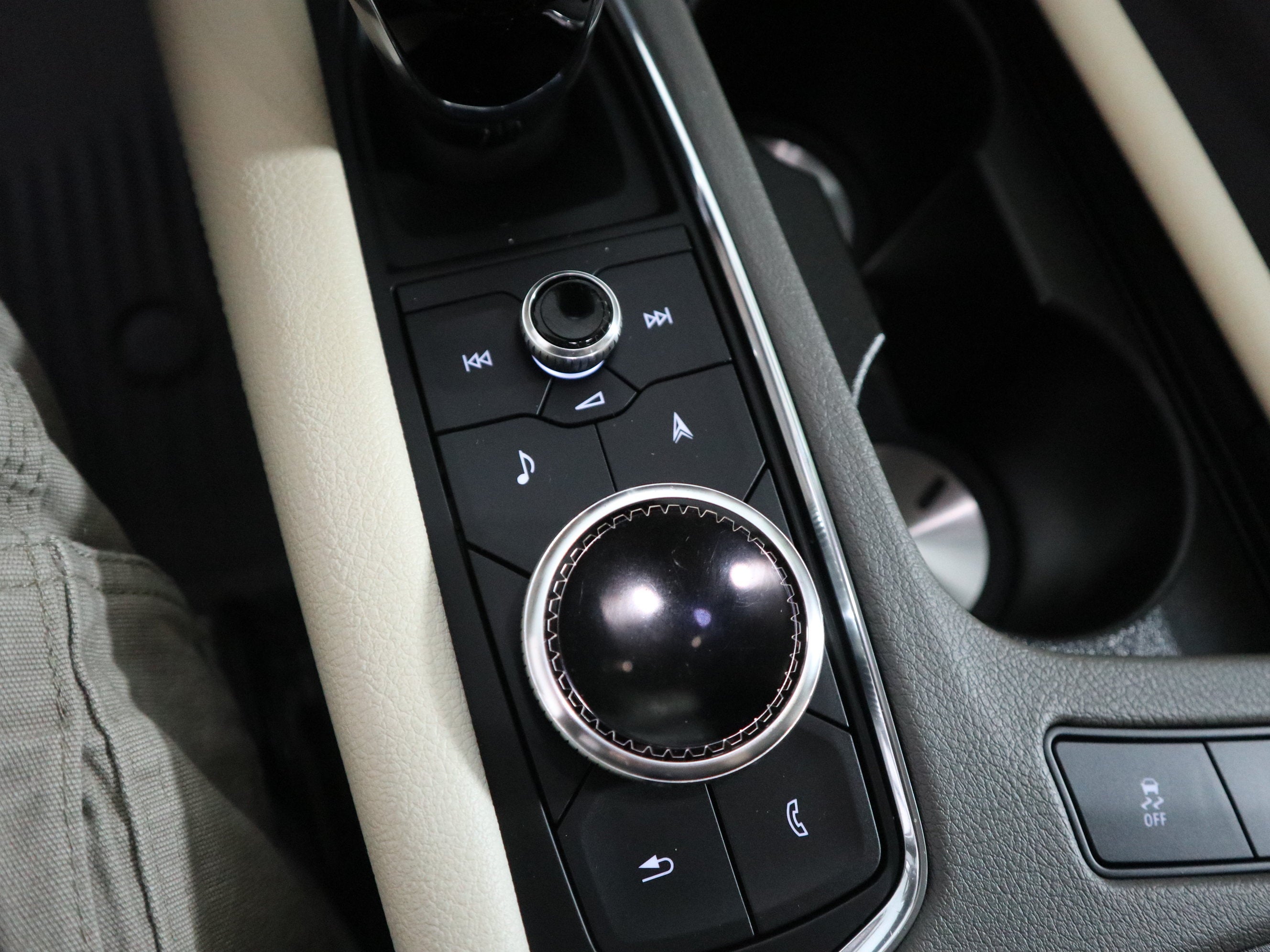 2024 Cadillac XT6 FWD Premium Luxury
