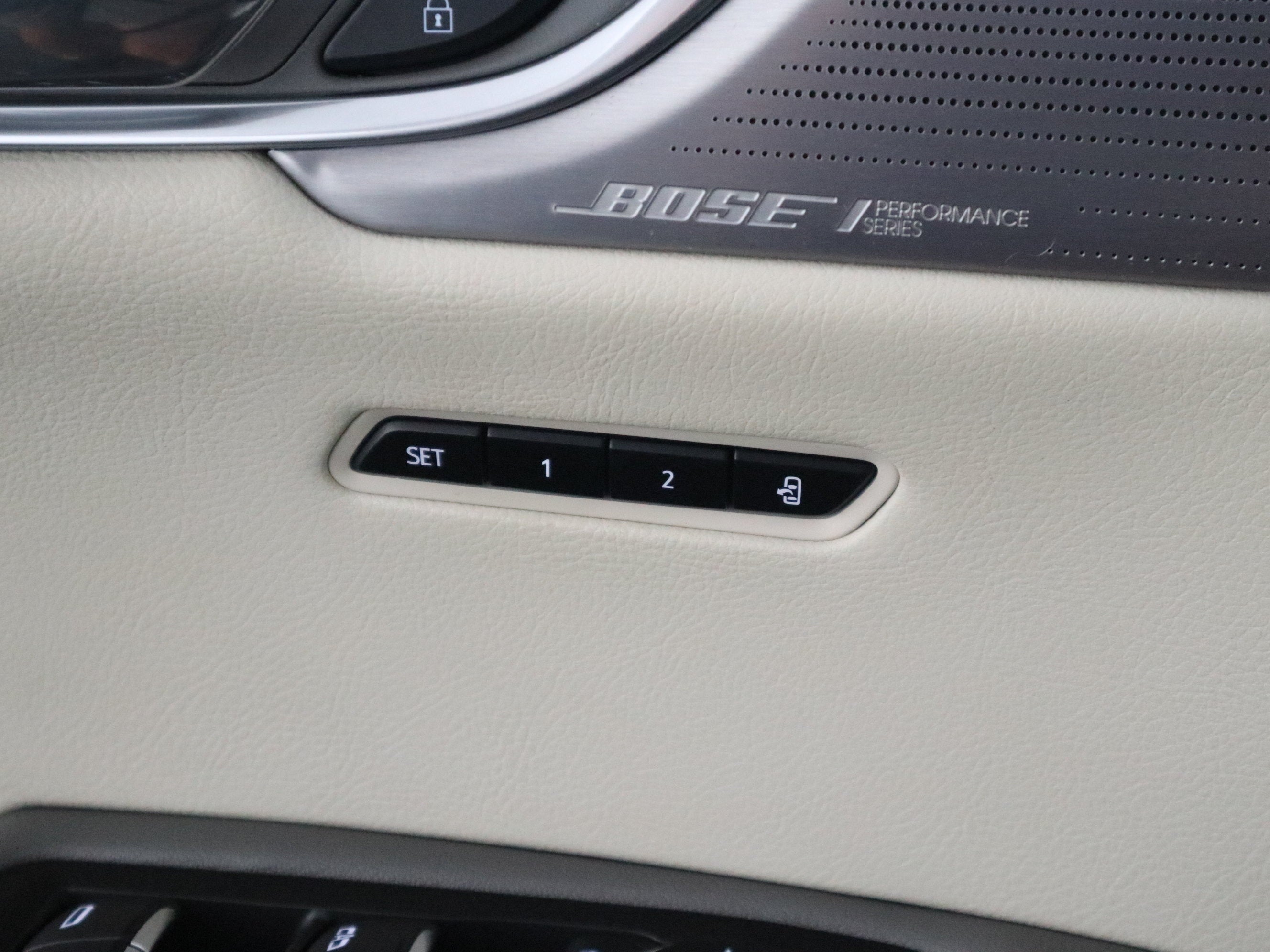 2024 Cadillac XT6 FWD Premium Luxury