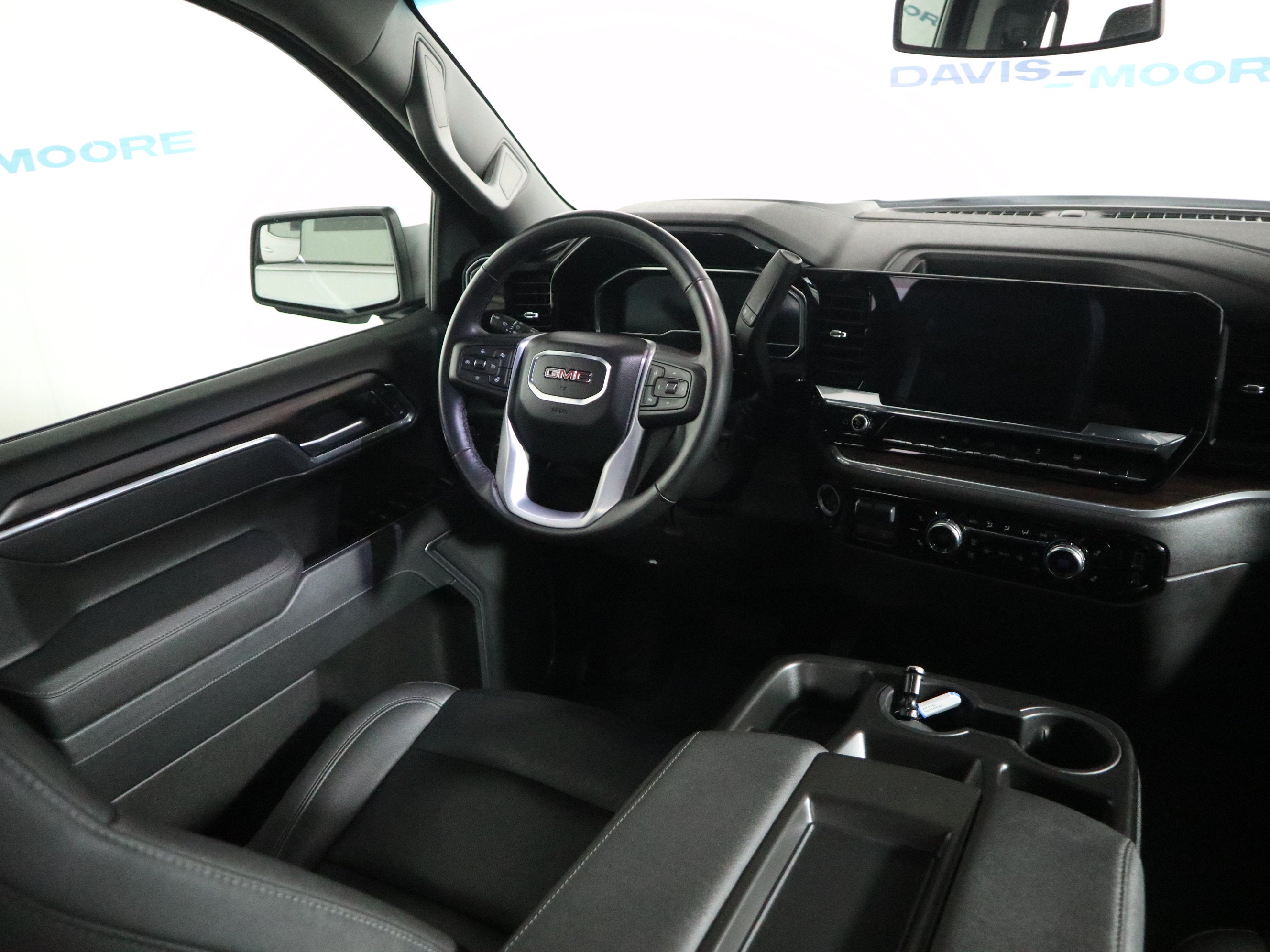 2025 GMC Sierra 1500 SLT Crew Cab 4WD